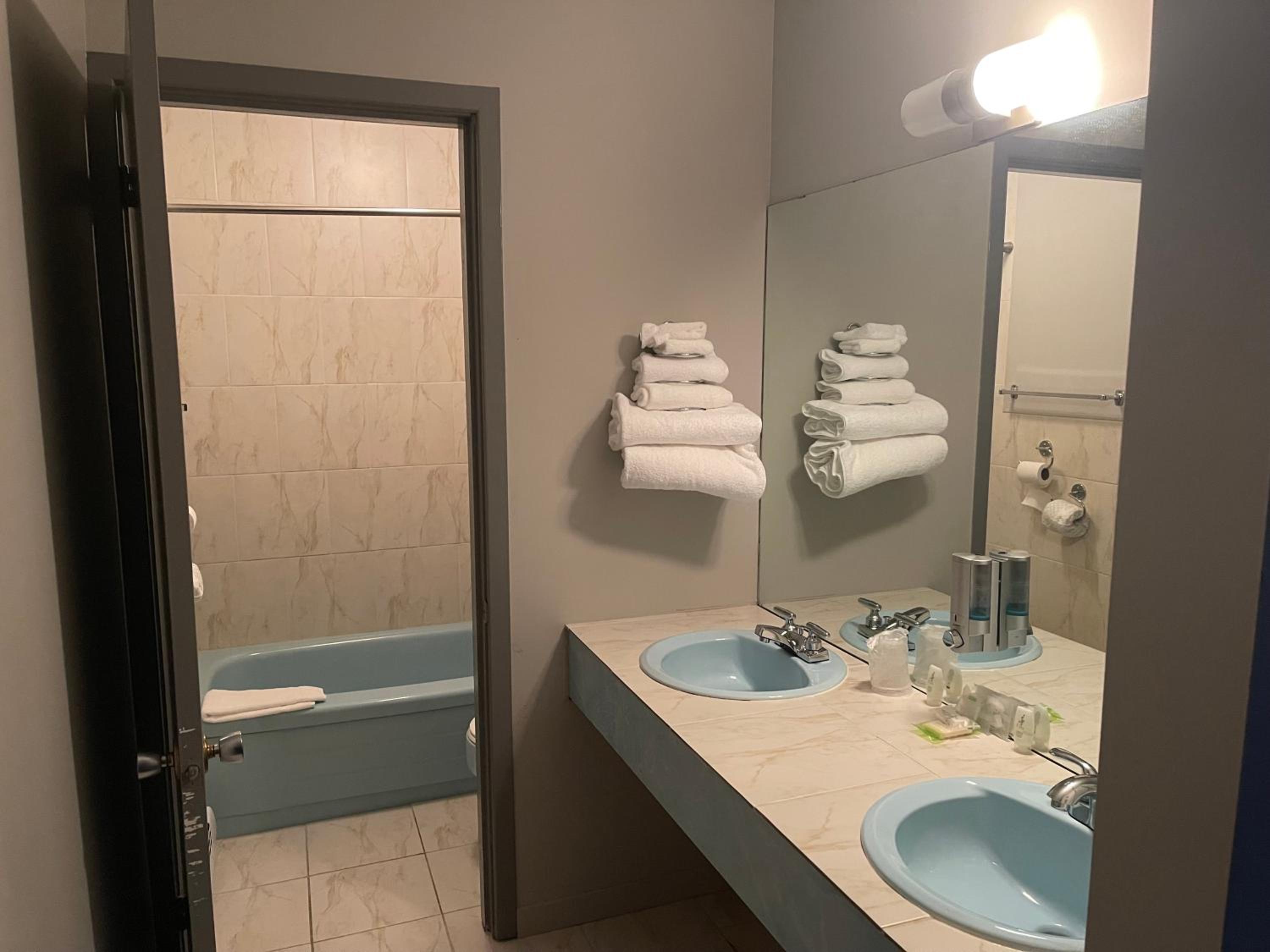 Standard Queen Room photo 3