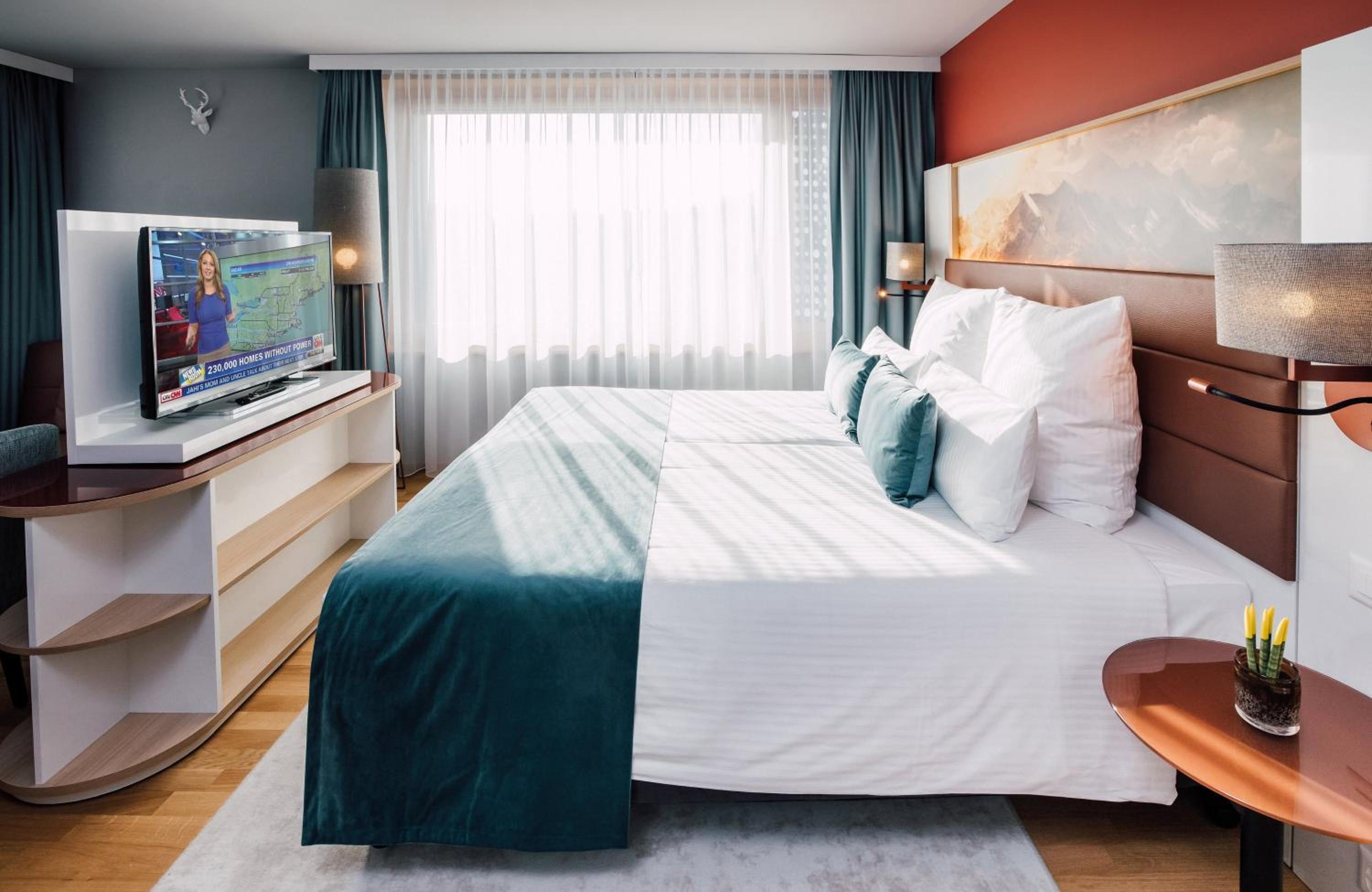 Deluxe Triple Room thumbnail 6