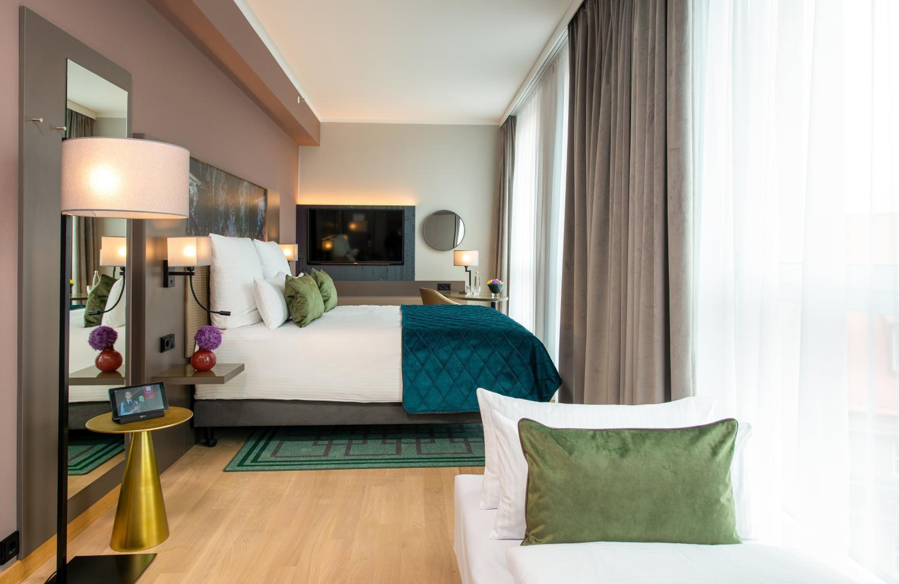 Deluxe Triple Room - Photo 1