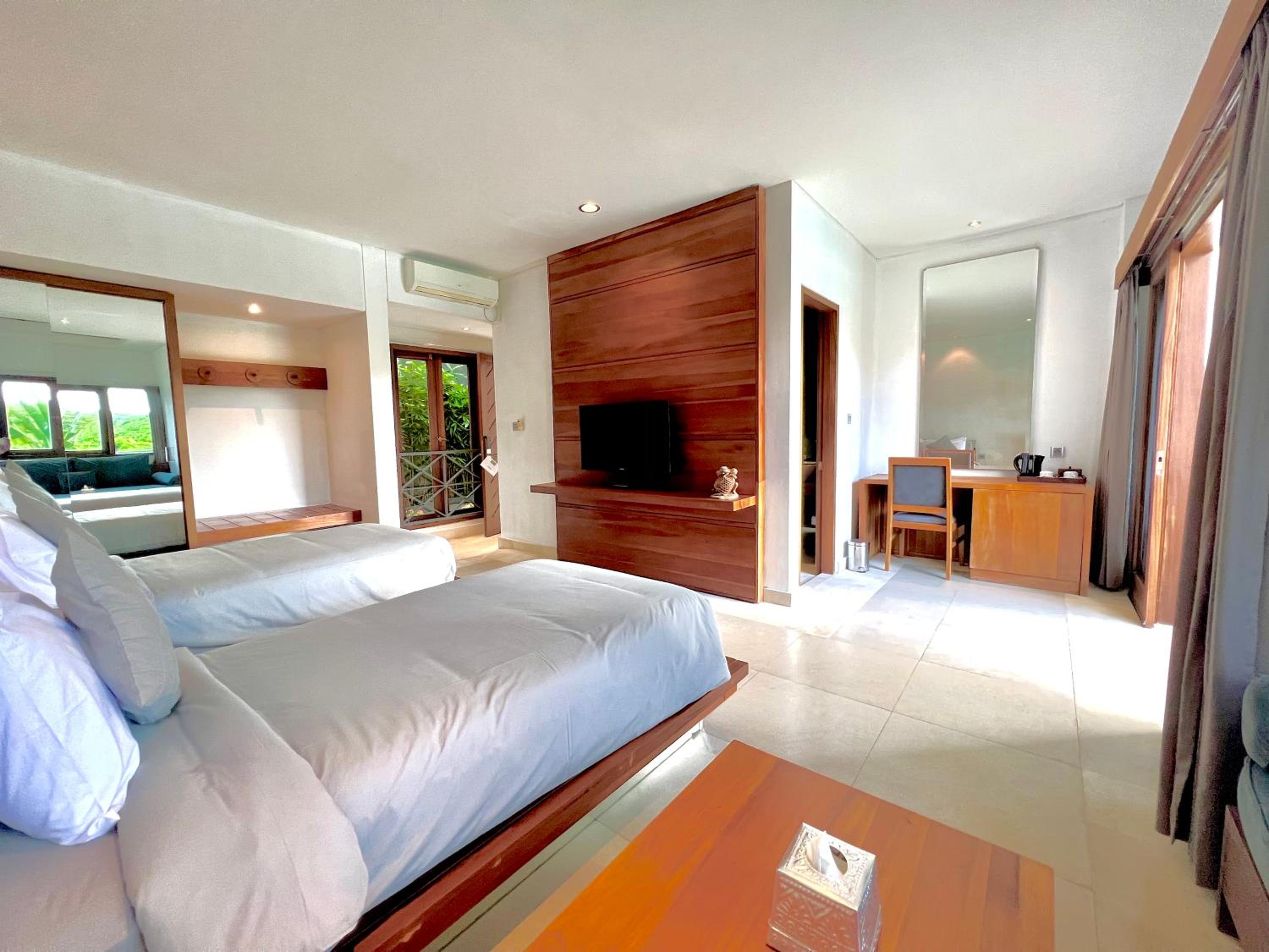 Two-Bedroom Suite - Photo 5