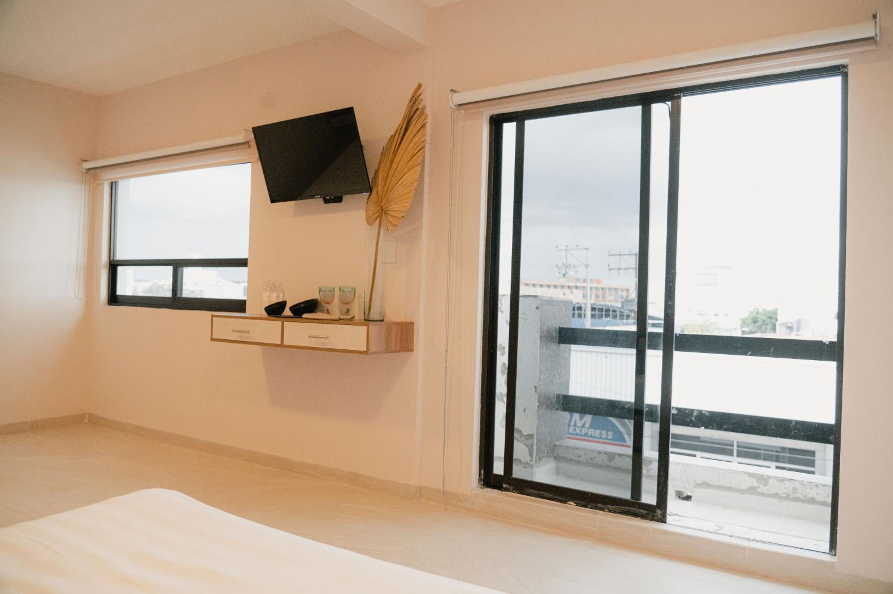 Twin Room with City View - Photo 43