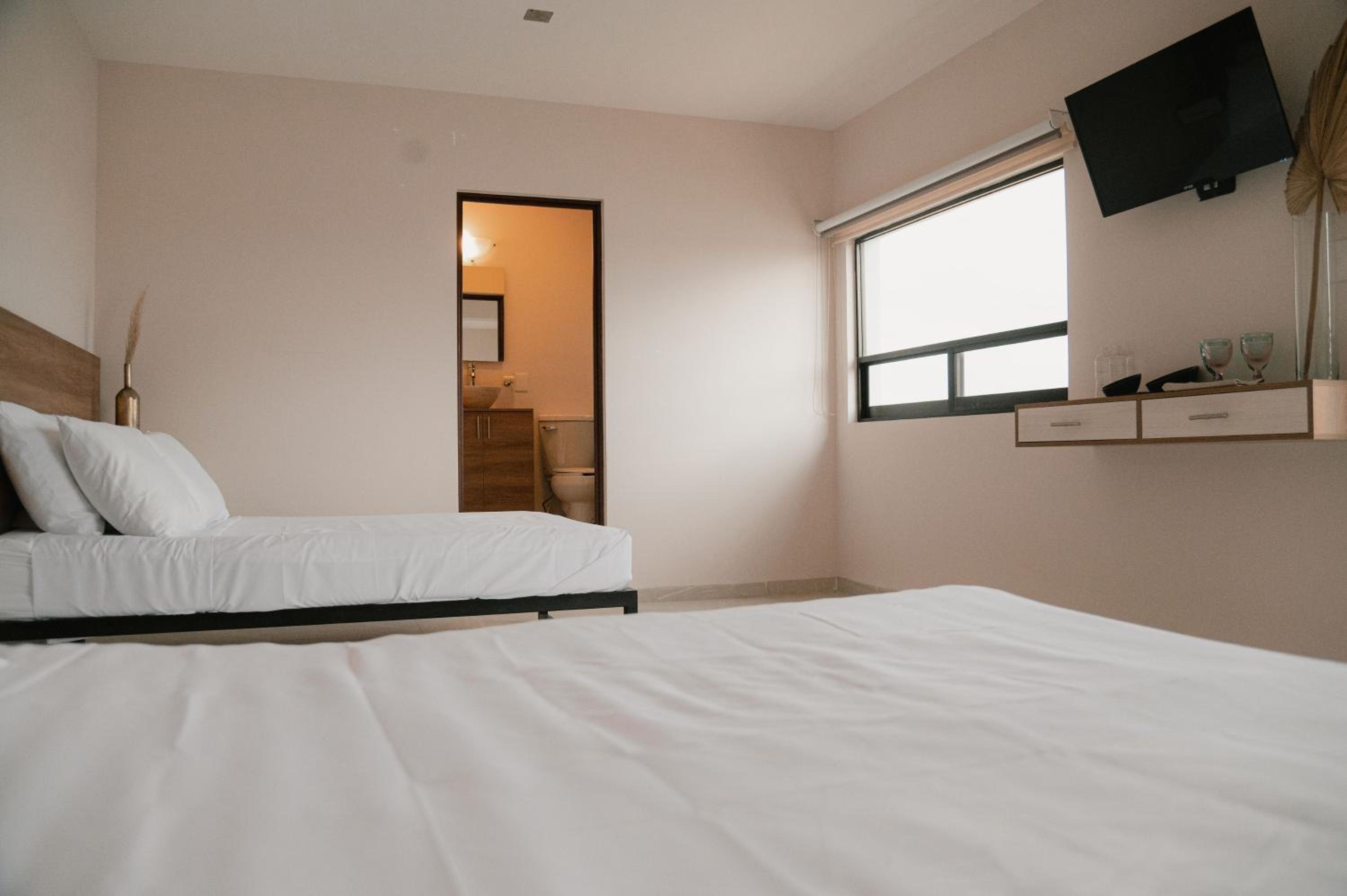 Twin Room with City View - Photo 44
