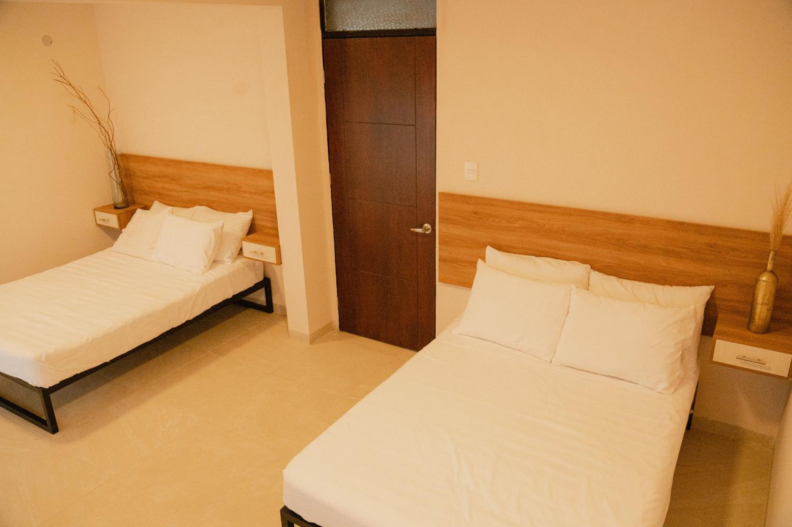 Twin Room with City View - Photo 22