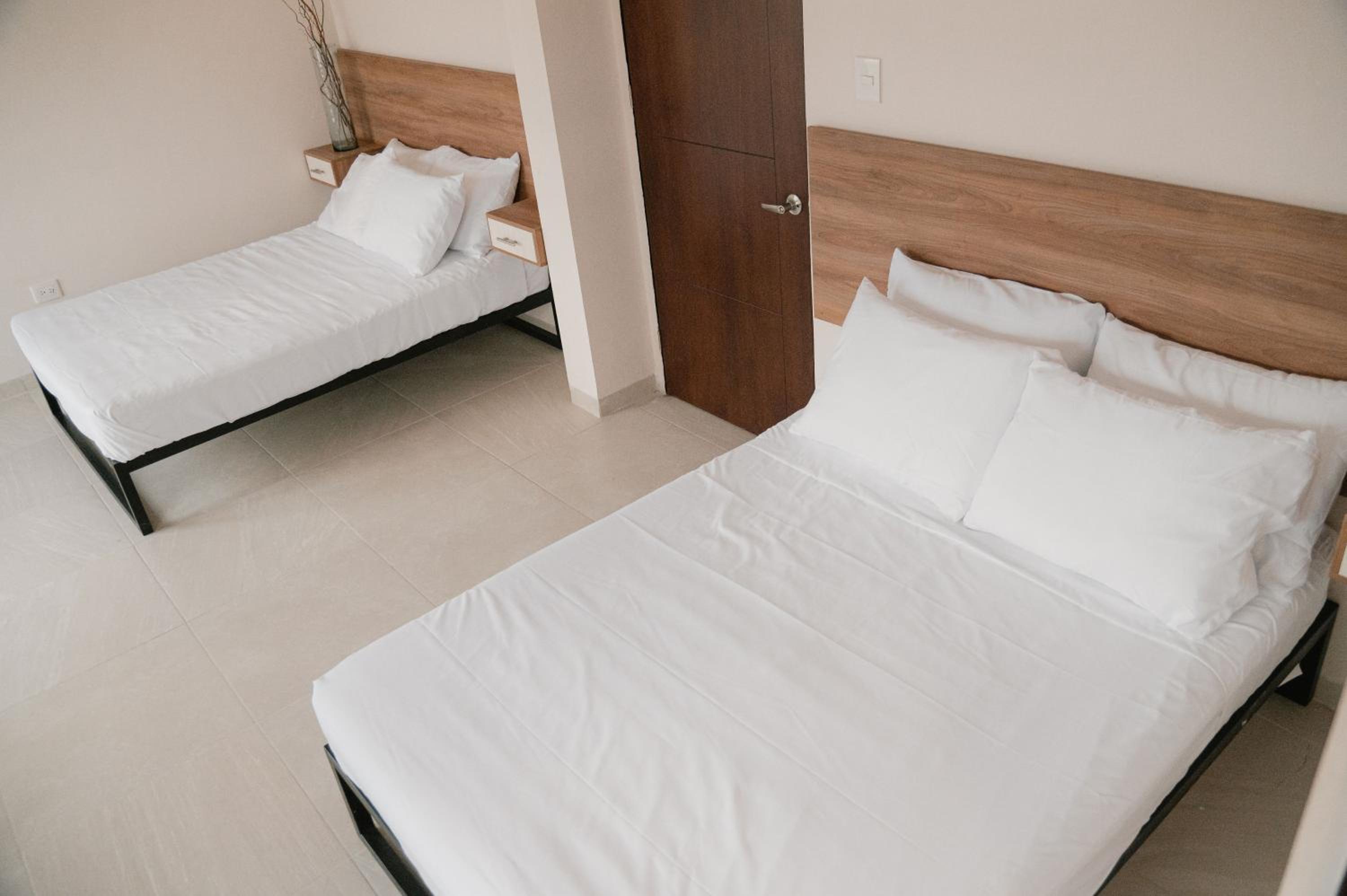 Twin Room with City View - Photo 19