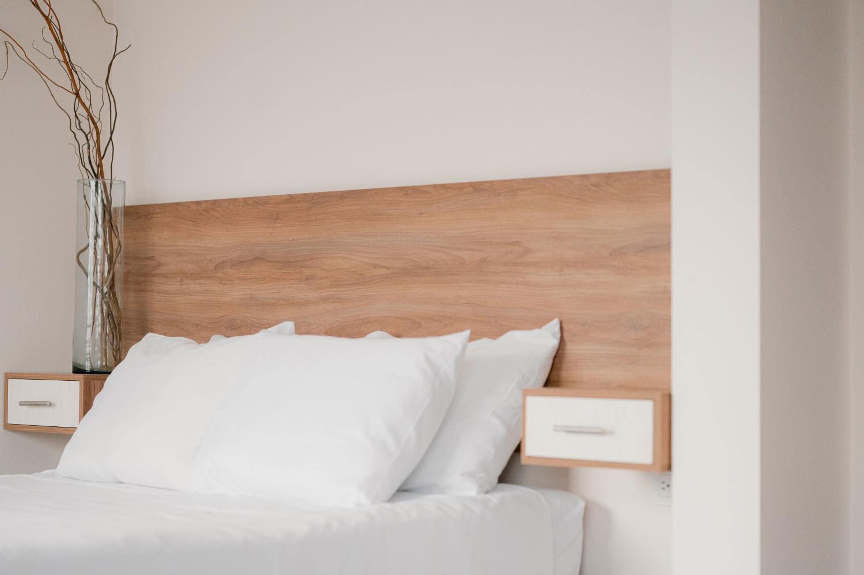 Twin Room with City View - Photo 13