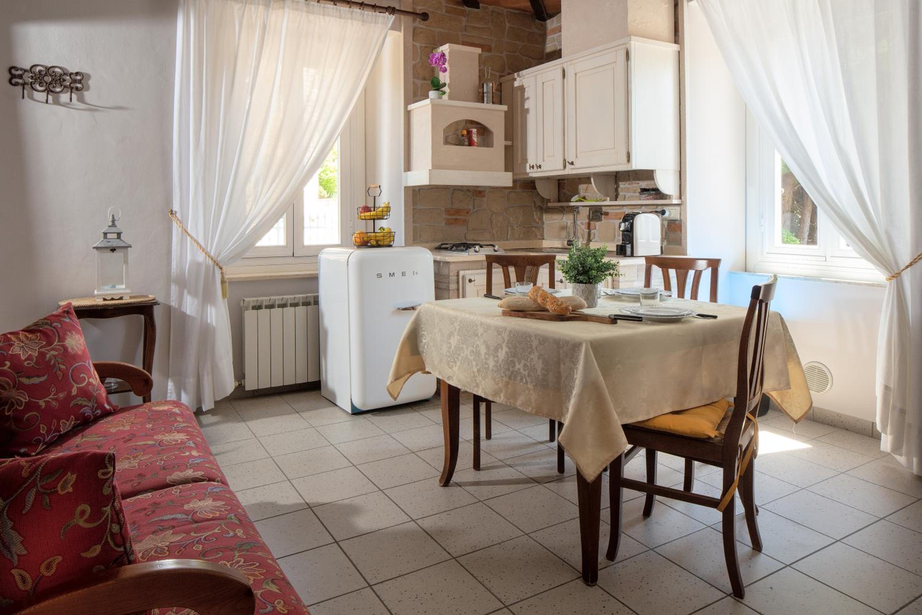One-Bedroom Apartment - Photo 9
