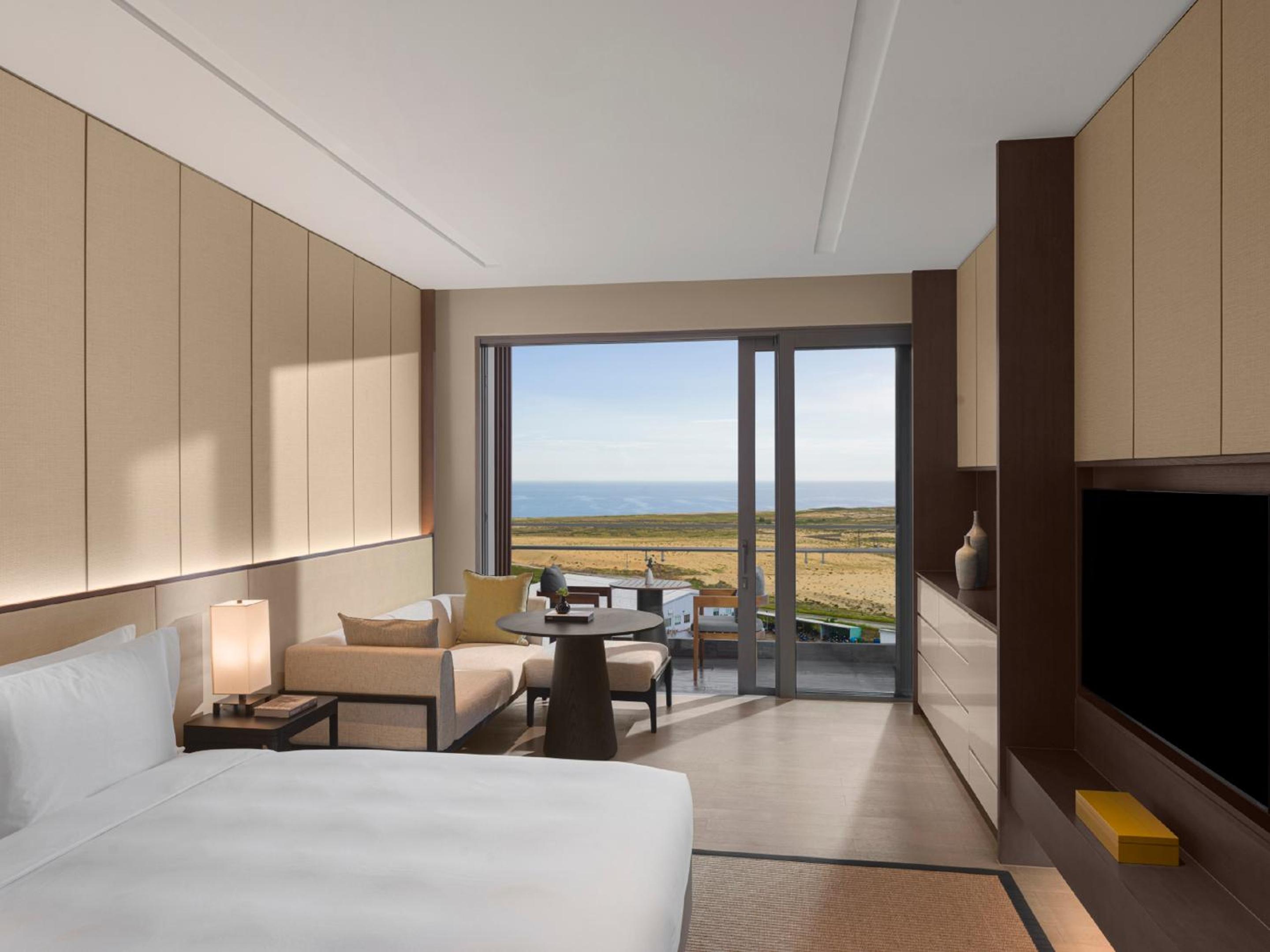 Superior Ocean View King