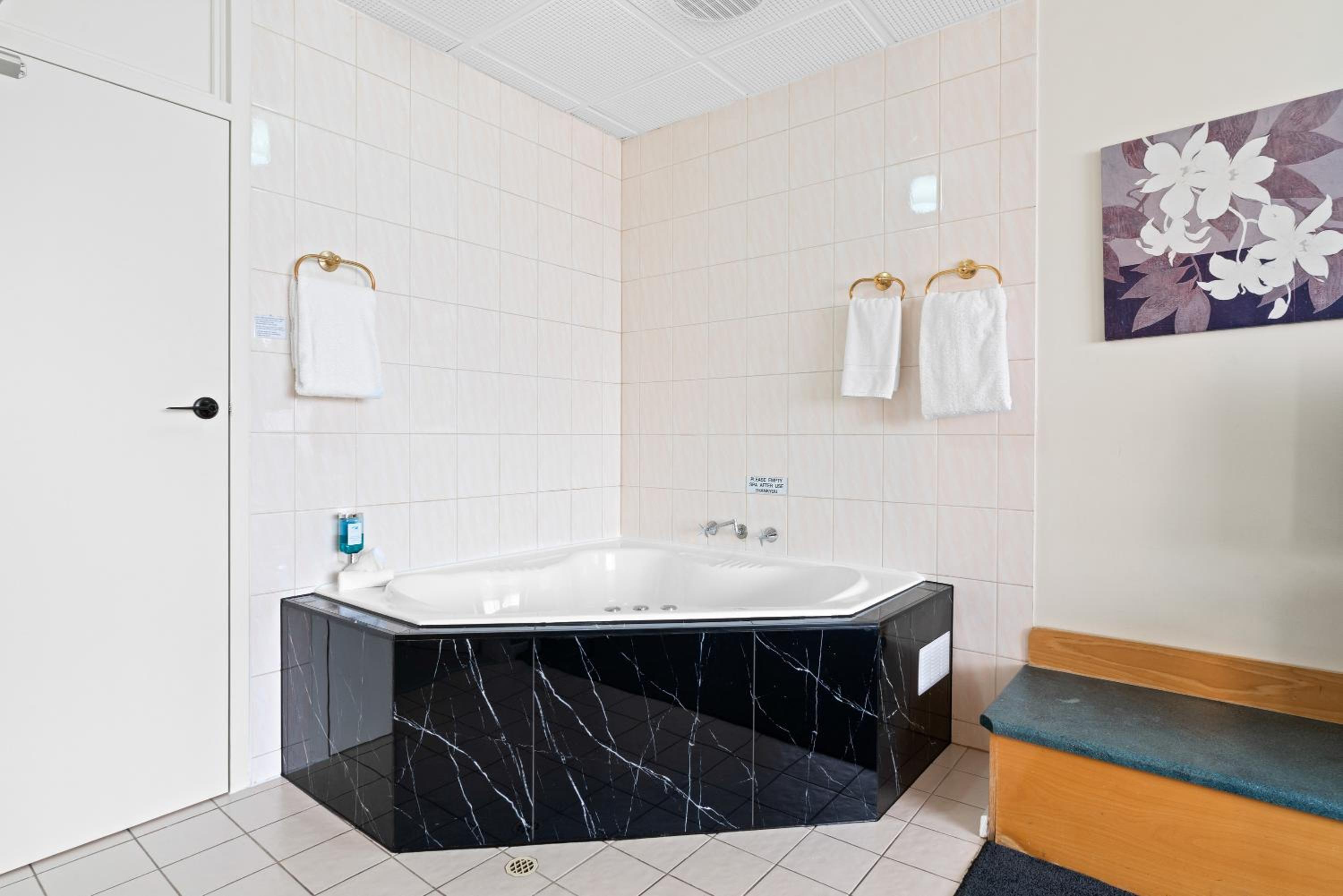 Family Room with Spa Bath