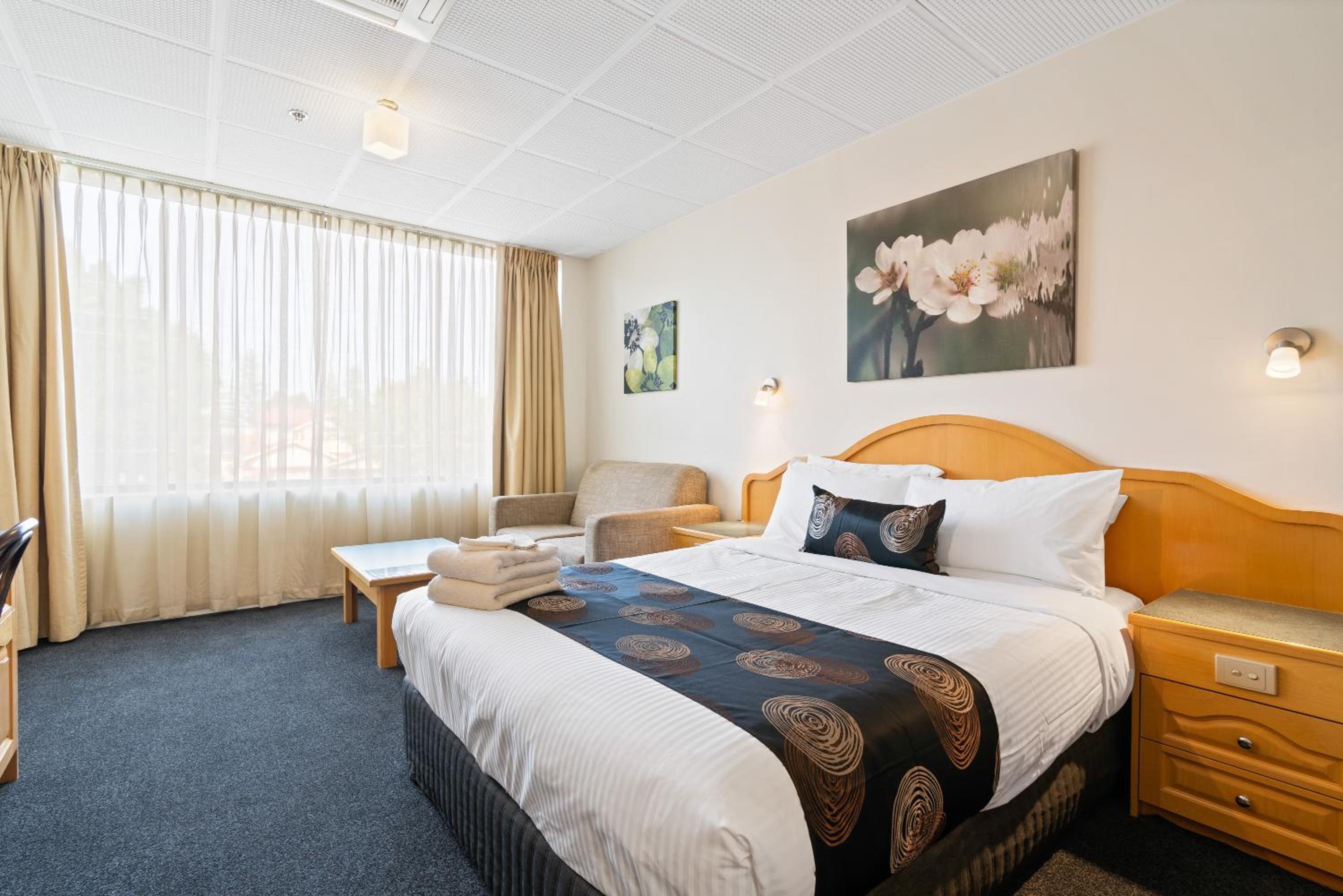 Deluxe Queen Room