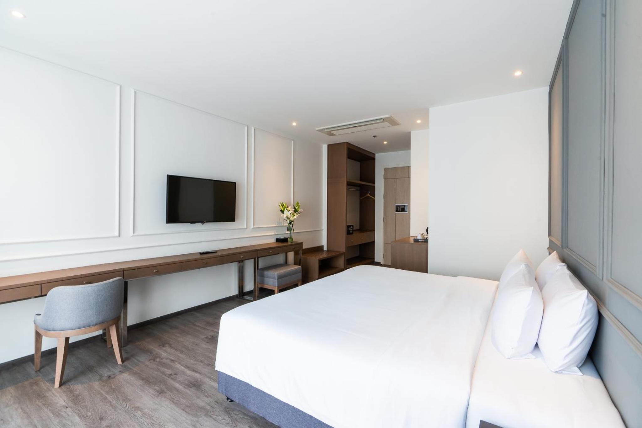 Deluxe Double Room - Photo 12
