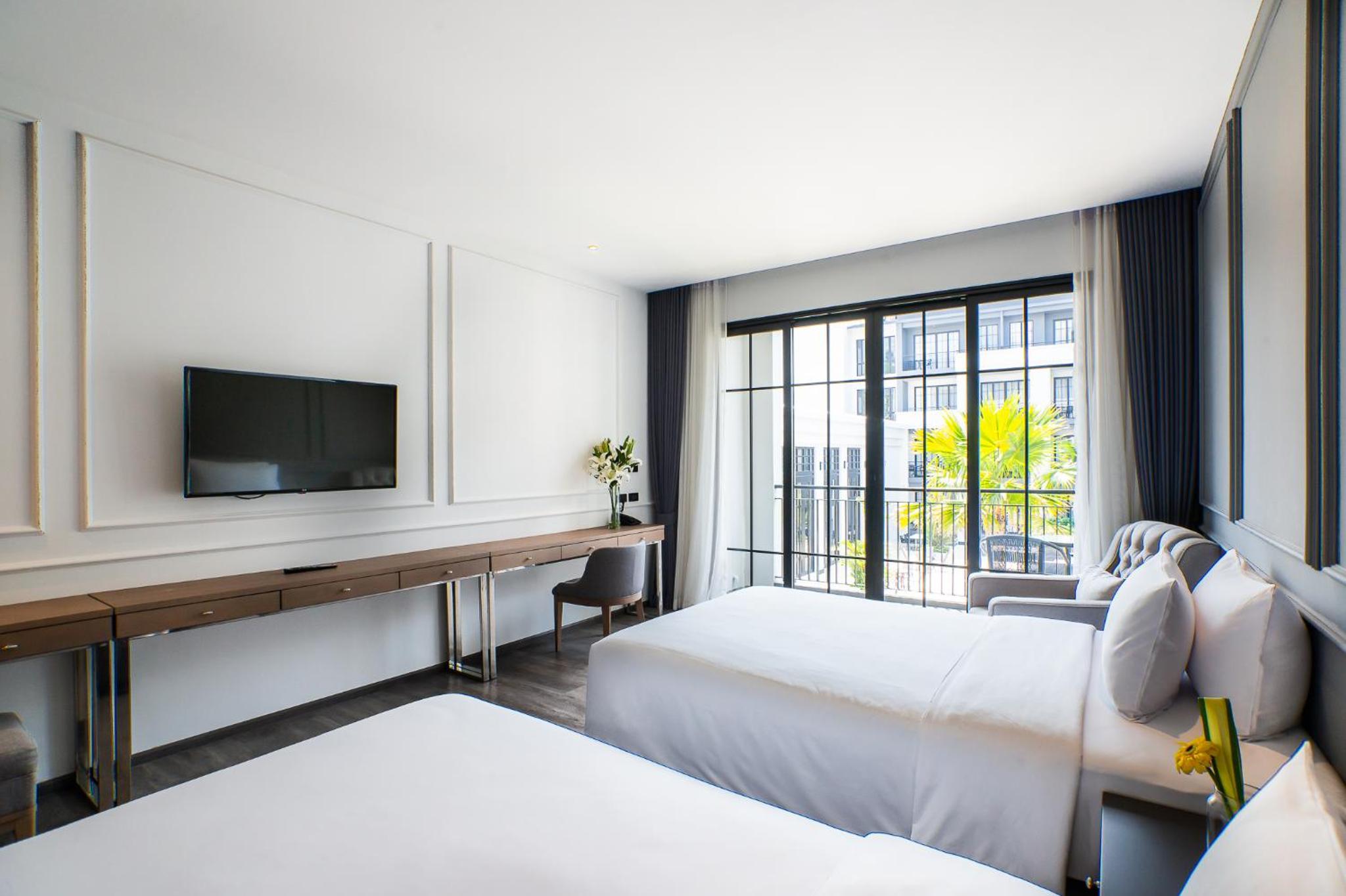 Deluxe Twin Room with Pool View - Photo 5