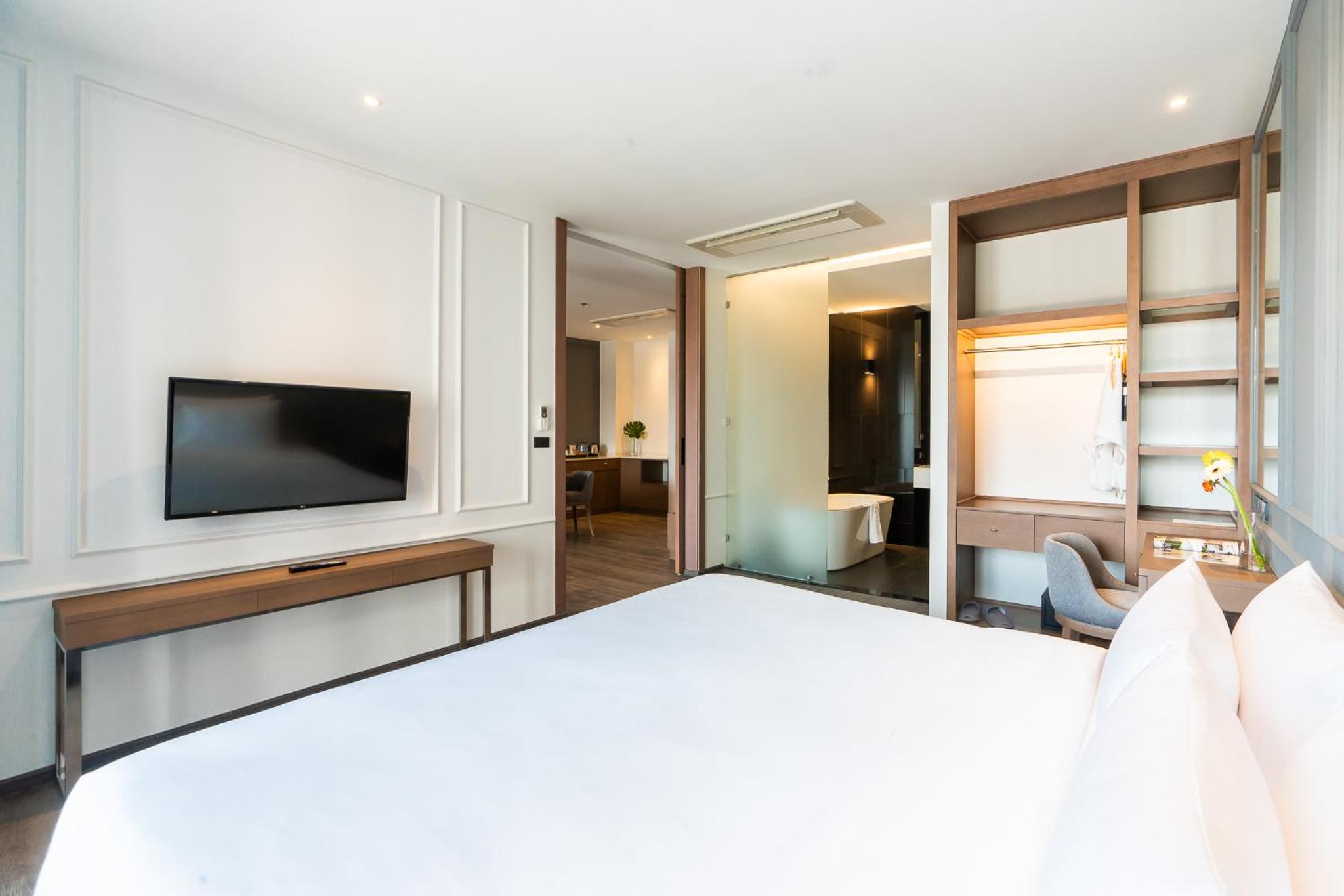 One-Bedroom Suite with Pool View