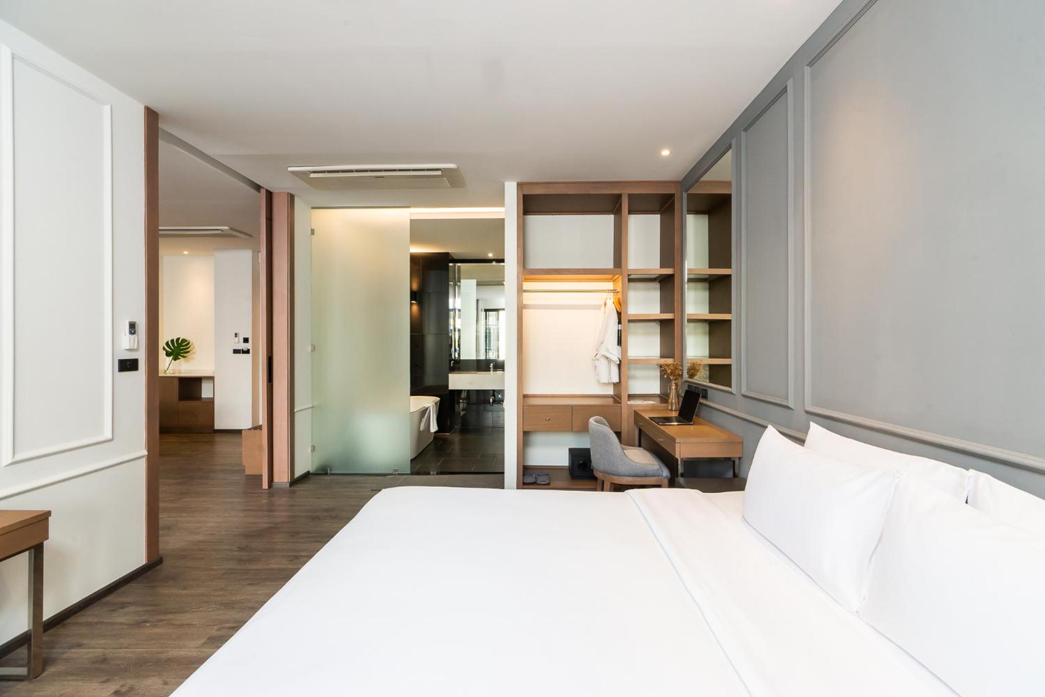 One-Bedroom Suite with Pool Access - Photo 20