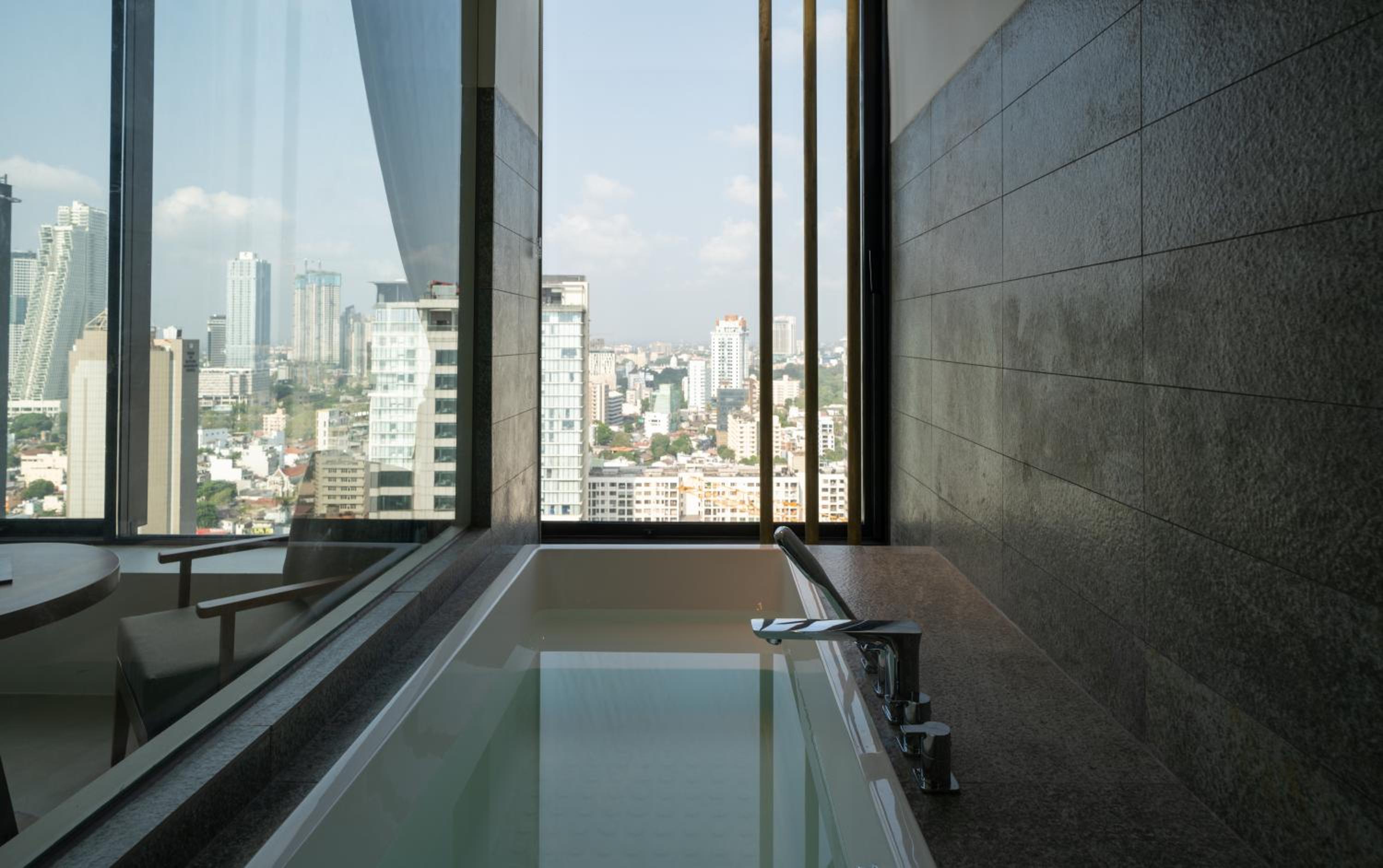 Deluxe Twin City View Room - Photo 5