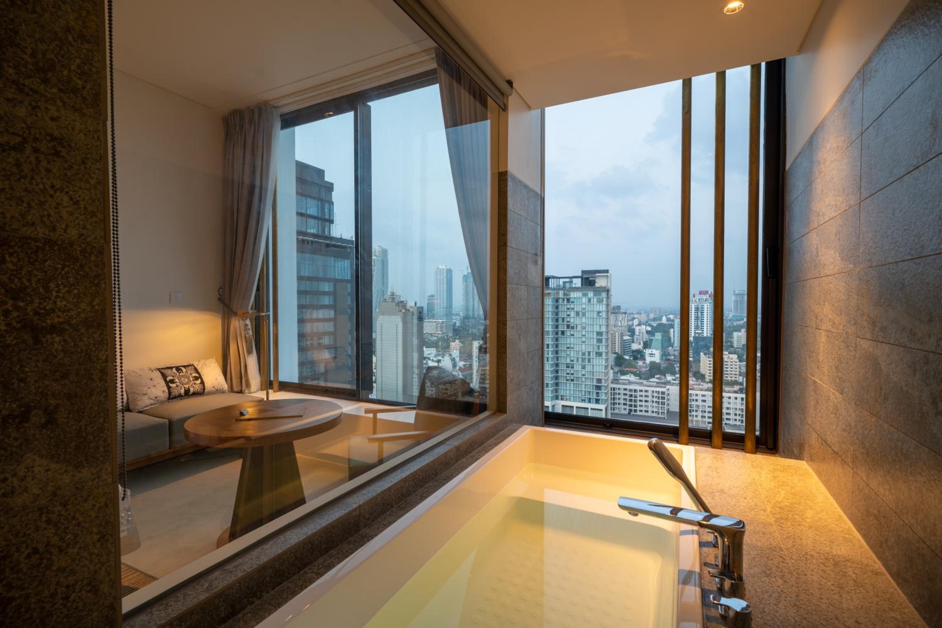 Deluxe Twin City View Room - Photo 2