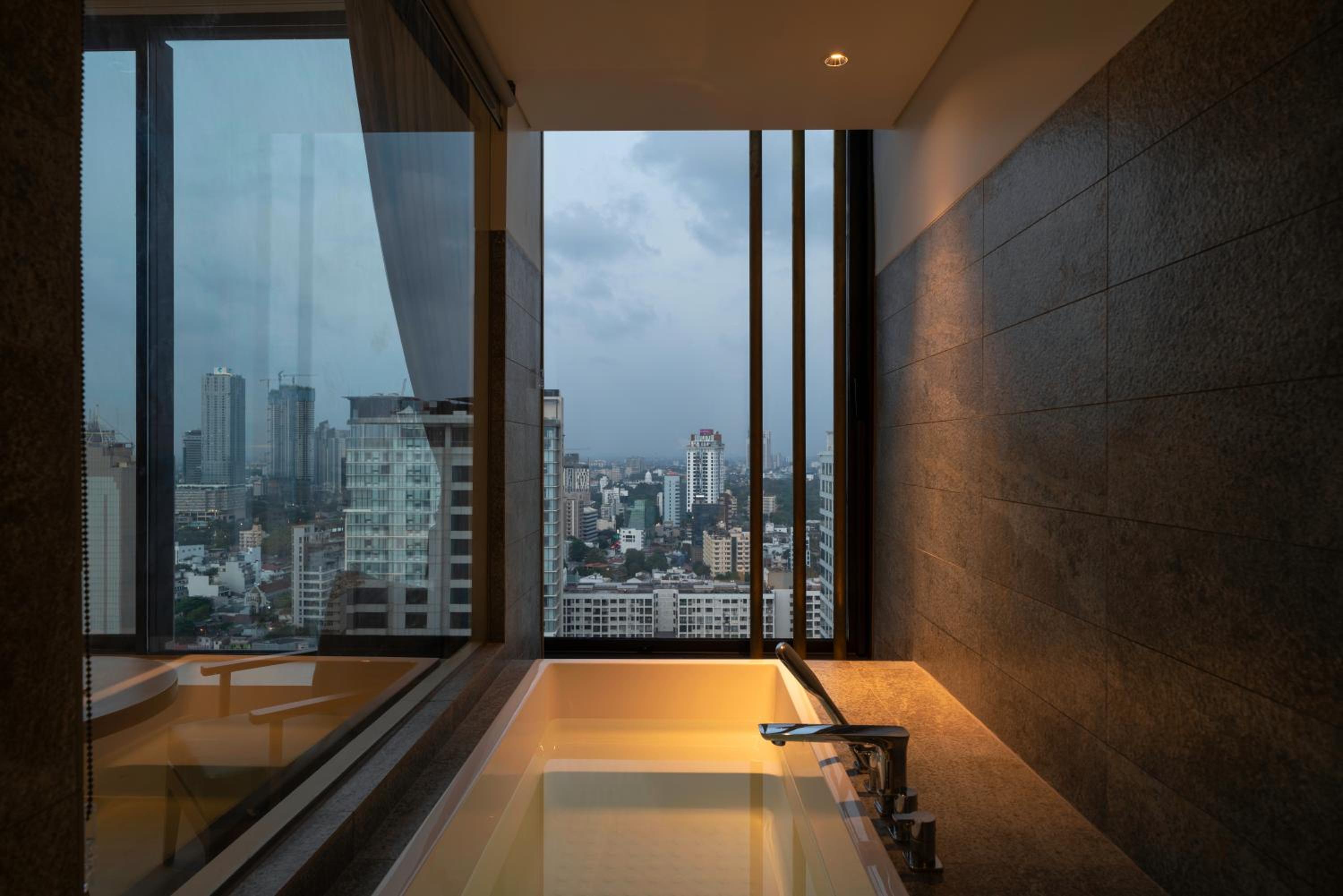Deluxe Twin City View Room - Photo 3