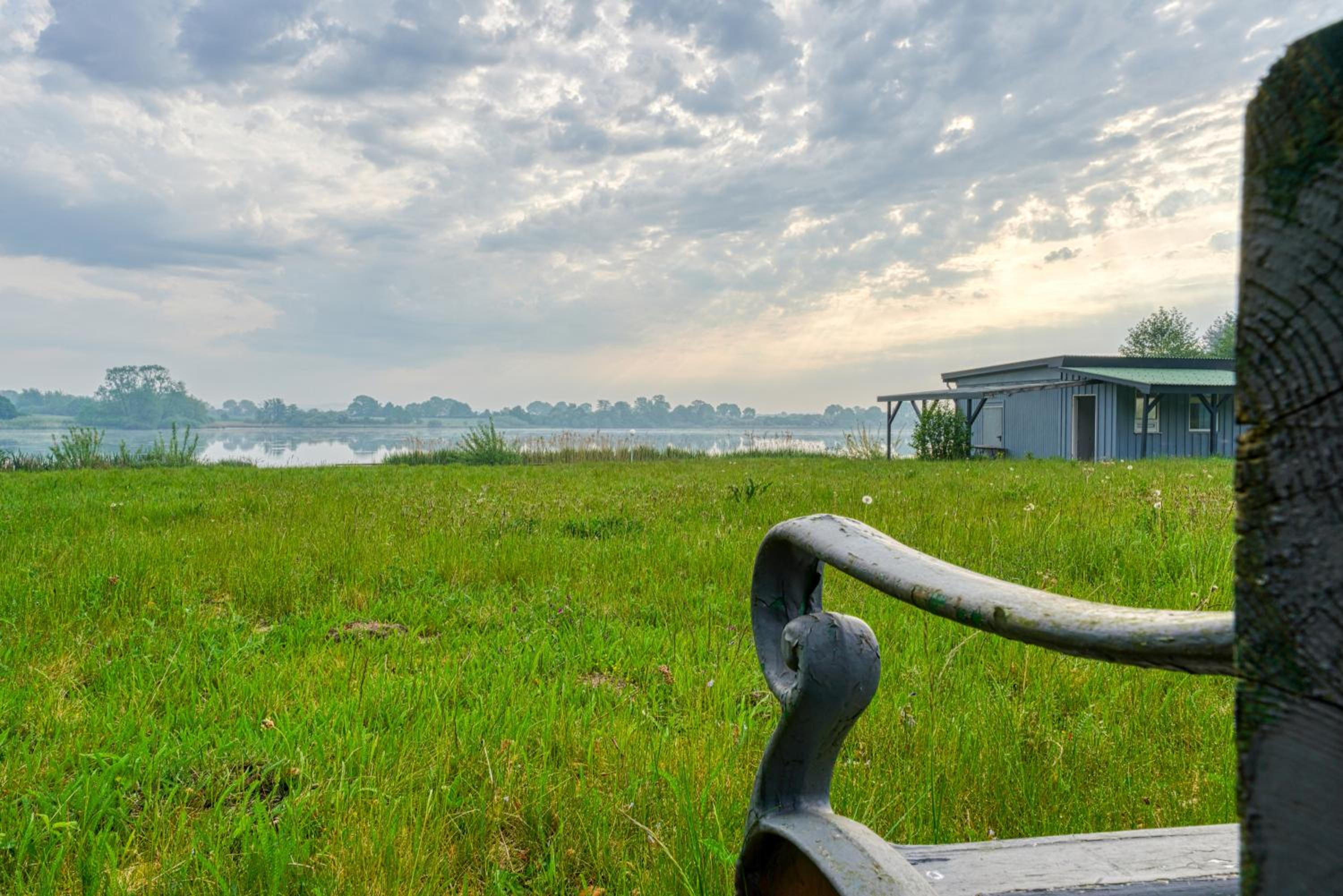 Twin Room with Lake View photo 2