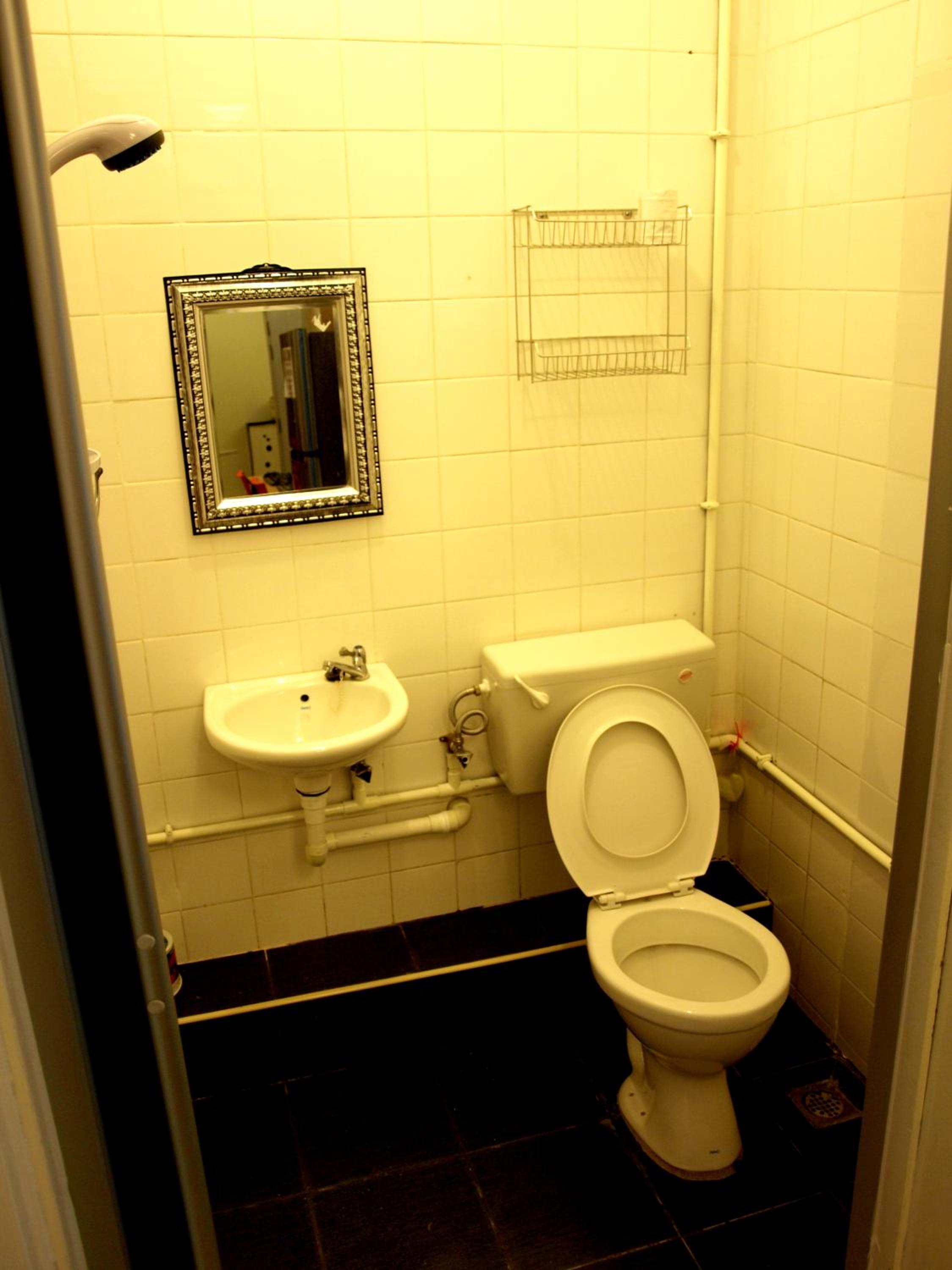 Double Room with Shared Bathroom photo 3