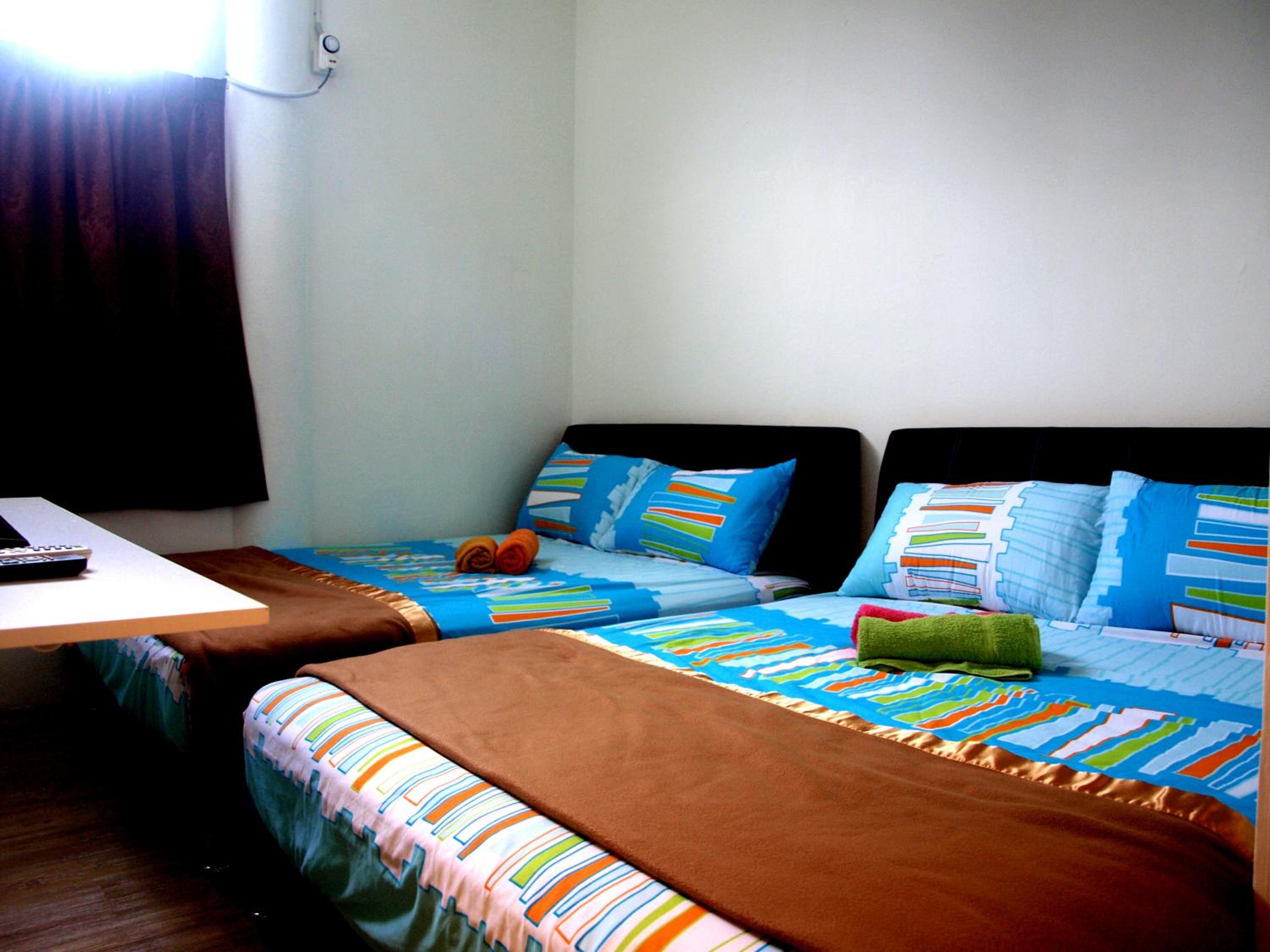 Quadruple Room with Private Bathroom photo 3