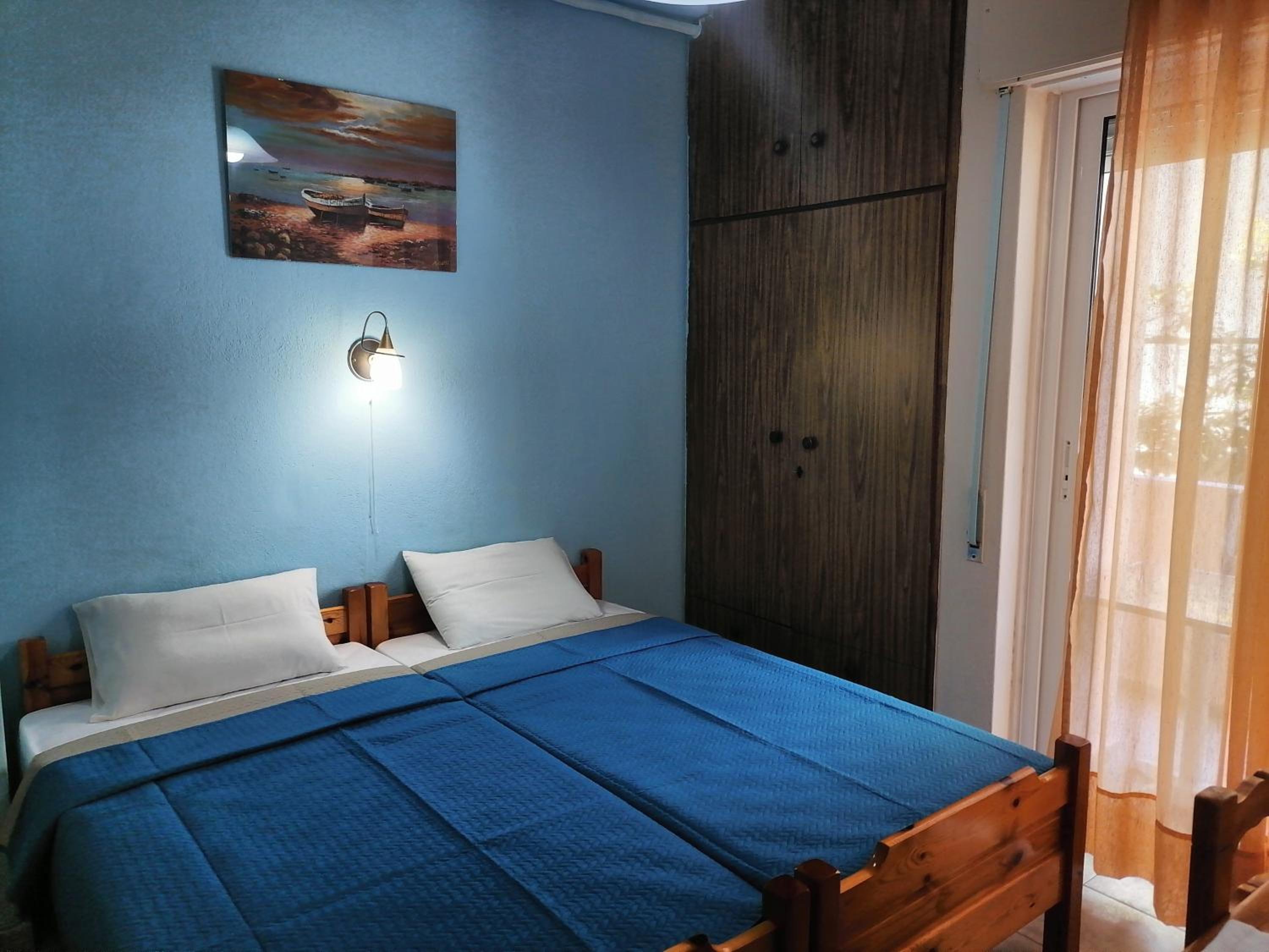 One-Bedroom House photo 1