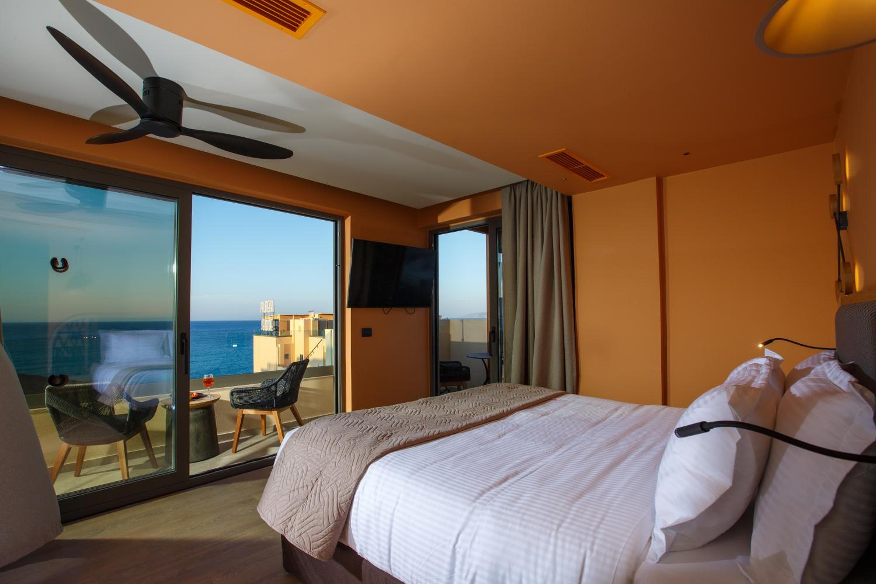 Superior Deluxe Suite Sea View with Jacuzzi