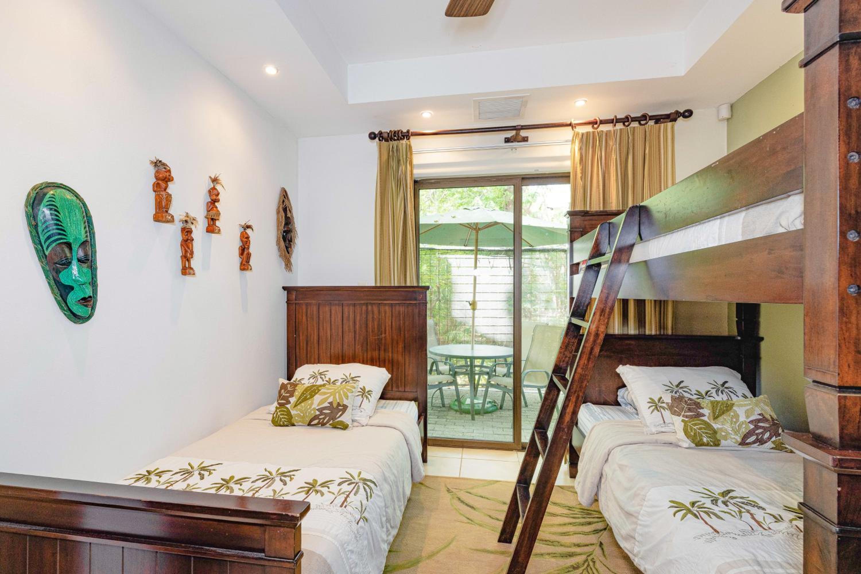 Two-Bedroom House photo 2