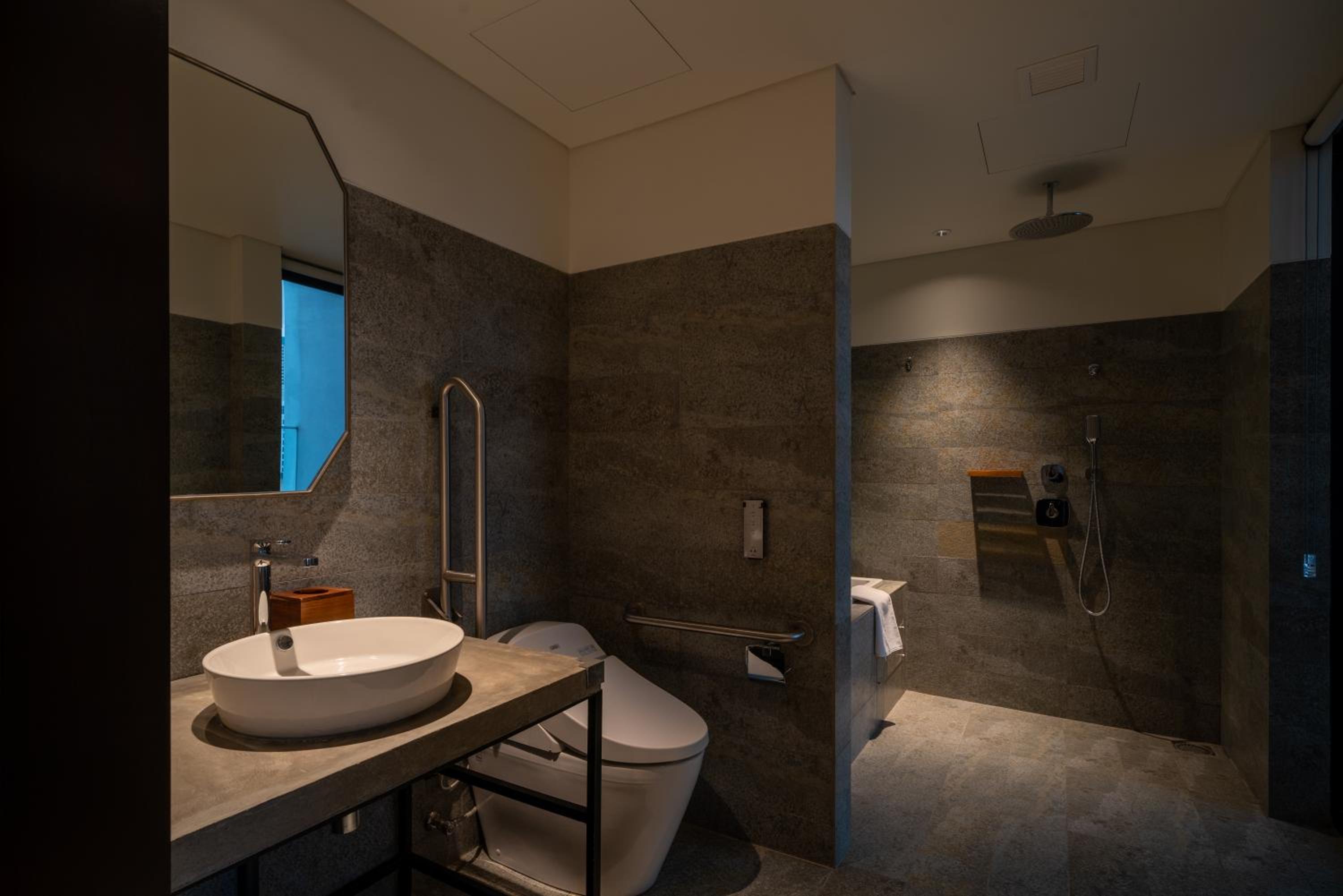 Superior Double Room with Terrace (Partial Sea & City View) - Photo 5