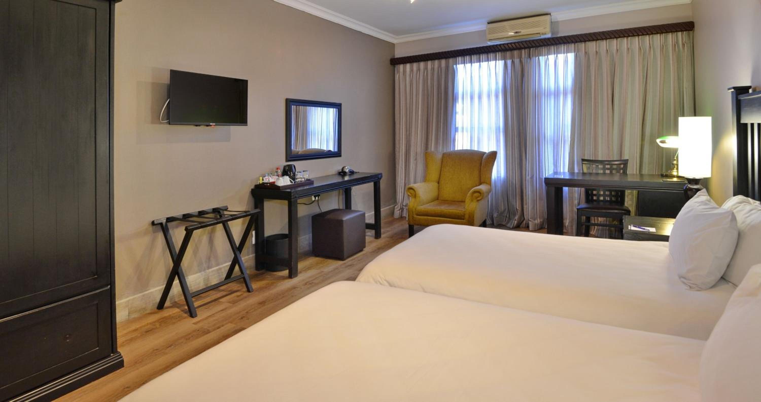 Deluxe Room - Photo 4
