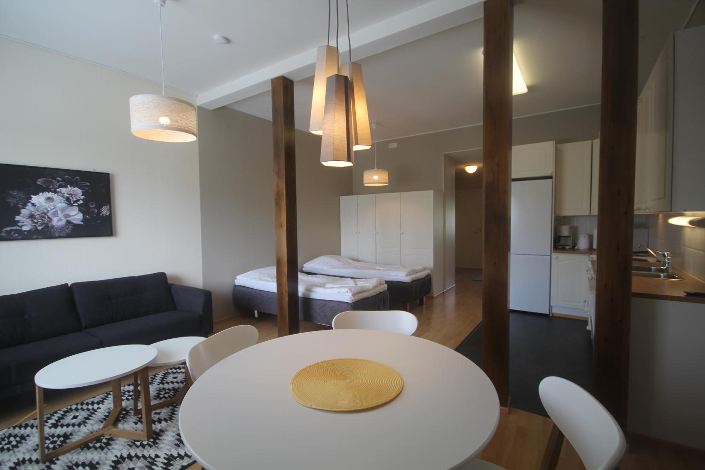 One-Bedroom Apartment - Photo 3