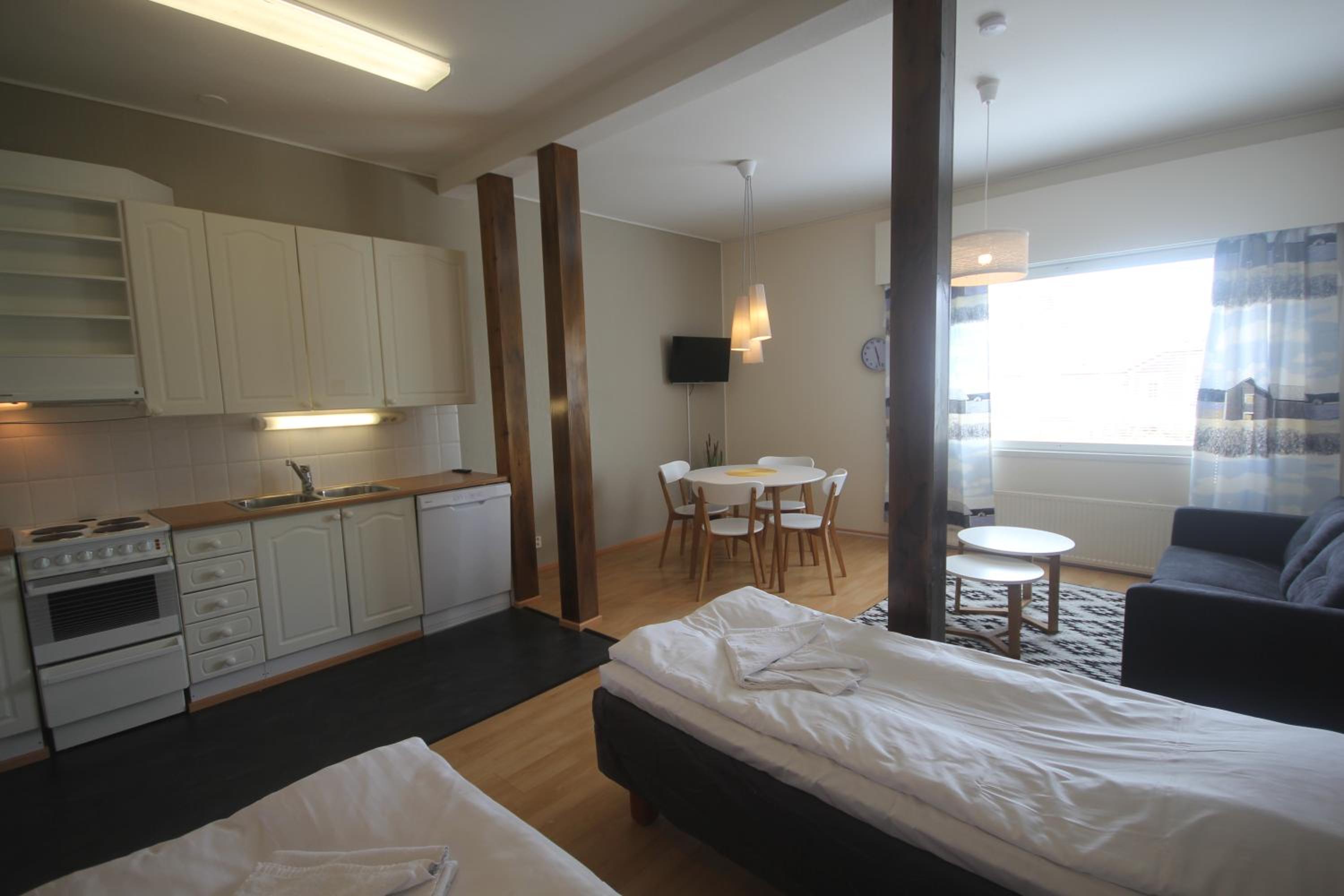 One-Bedroom Apartment - Photo 2
