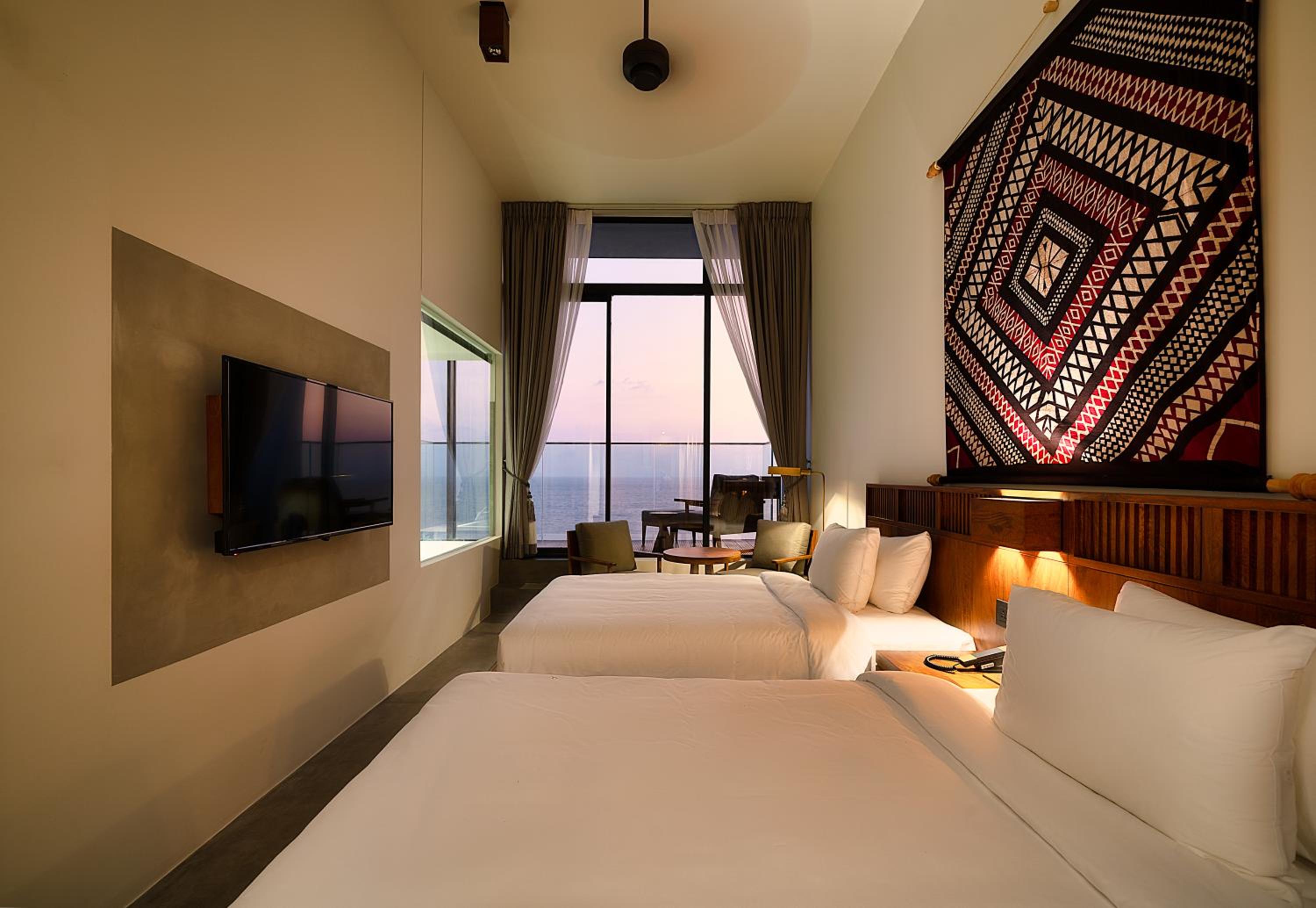 Premium Twin Sea View Room with Terrace - Photo 2
