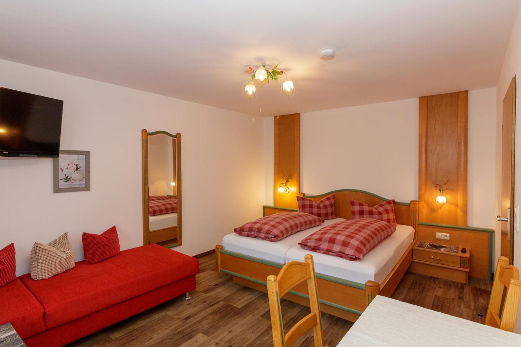 Deluxe Double Room with Shower