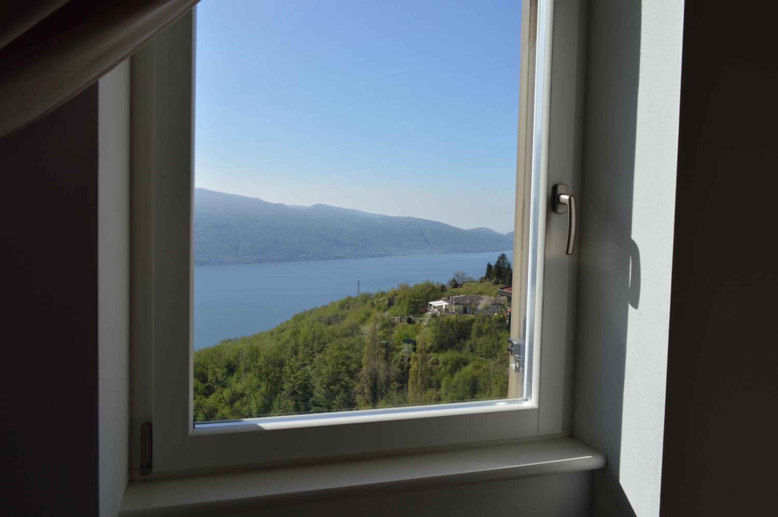 Apartment with Lake View photo 3