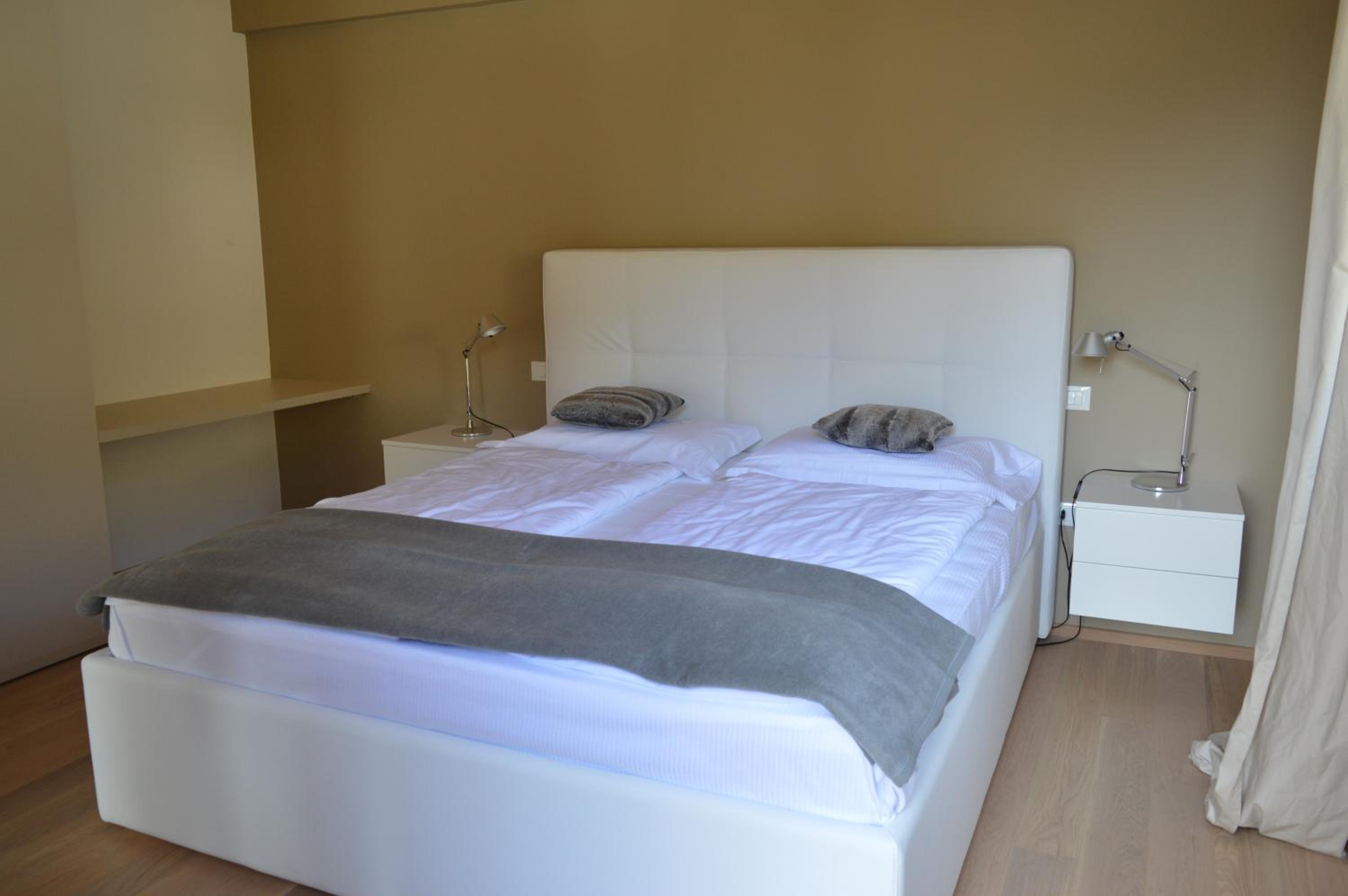 Apartment with Lake View photo 1