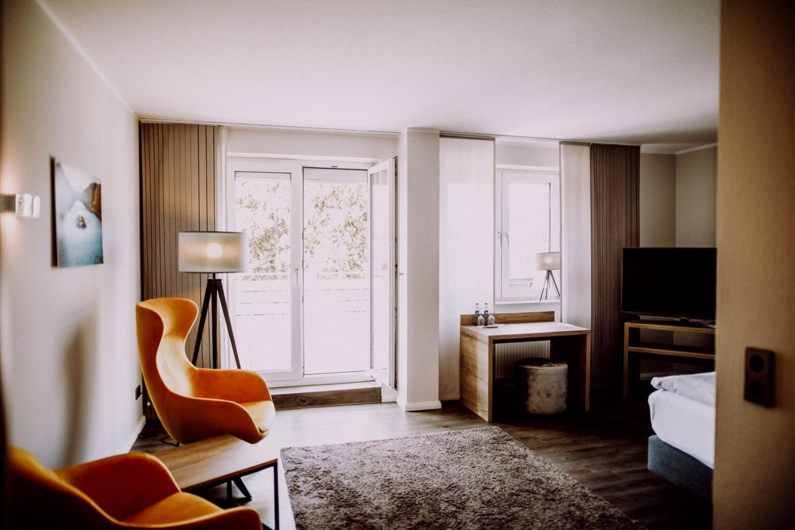 Junior Suite with Balcony - Photo 1