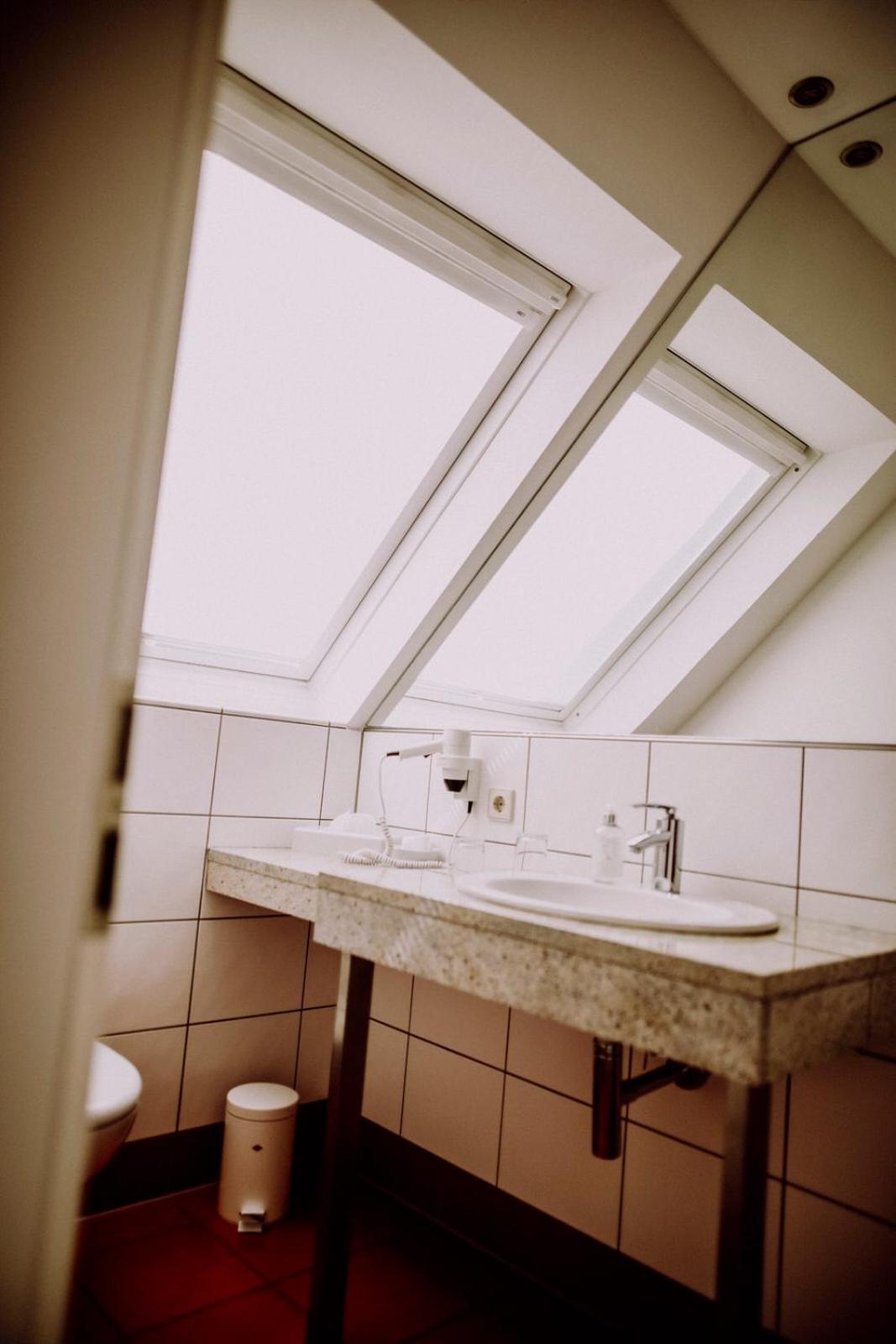 Double Room - Photo 8