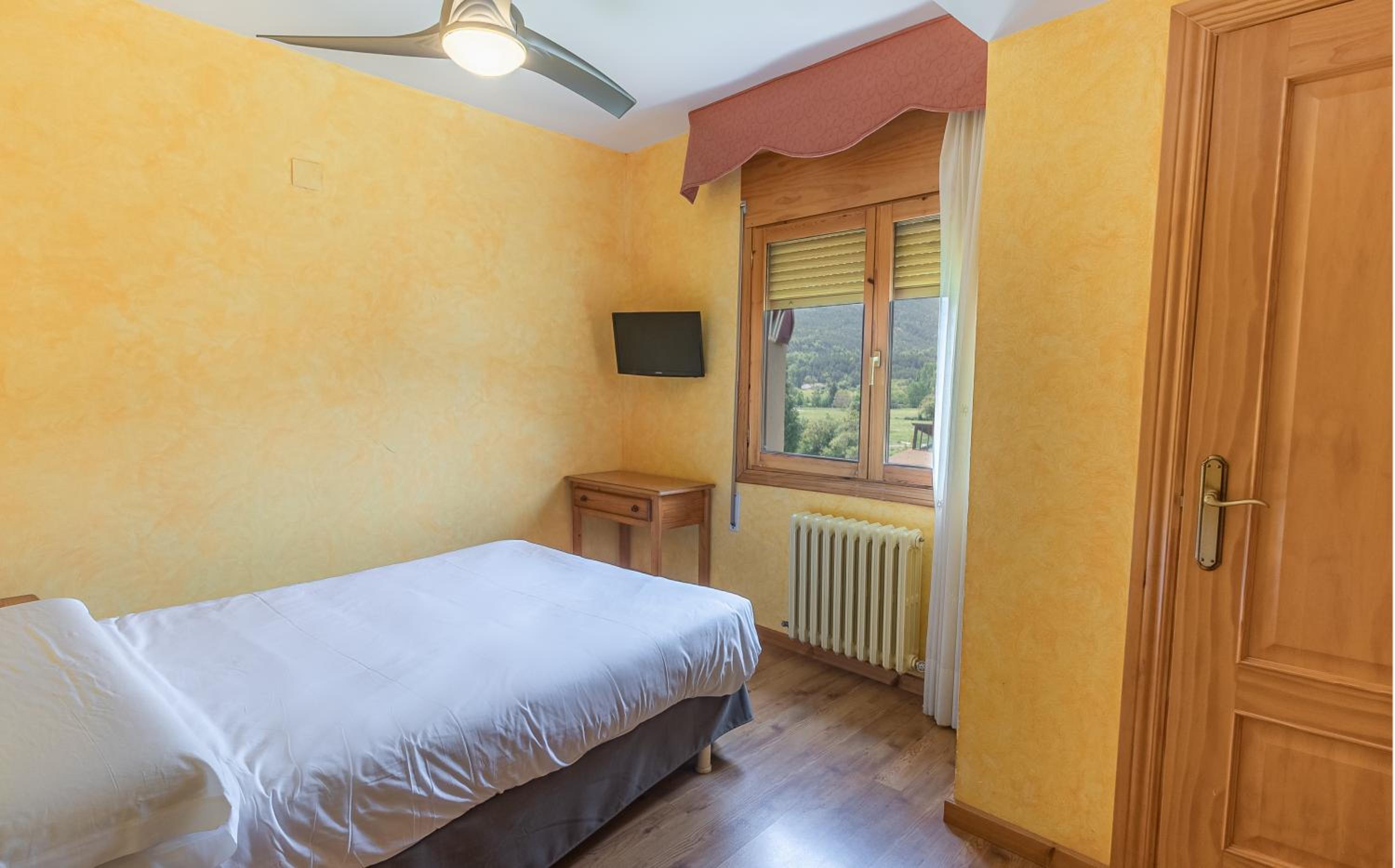Double Room - Photo 7