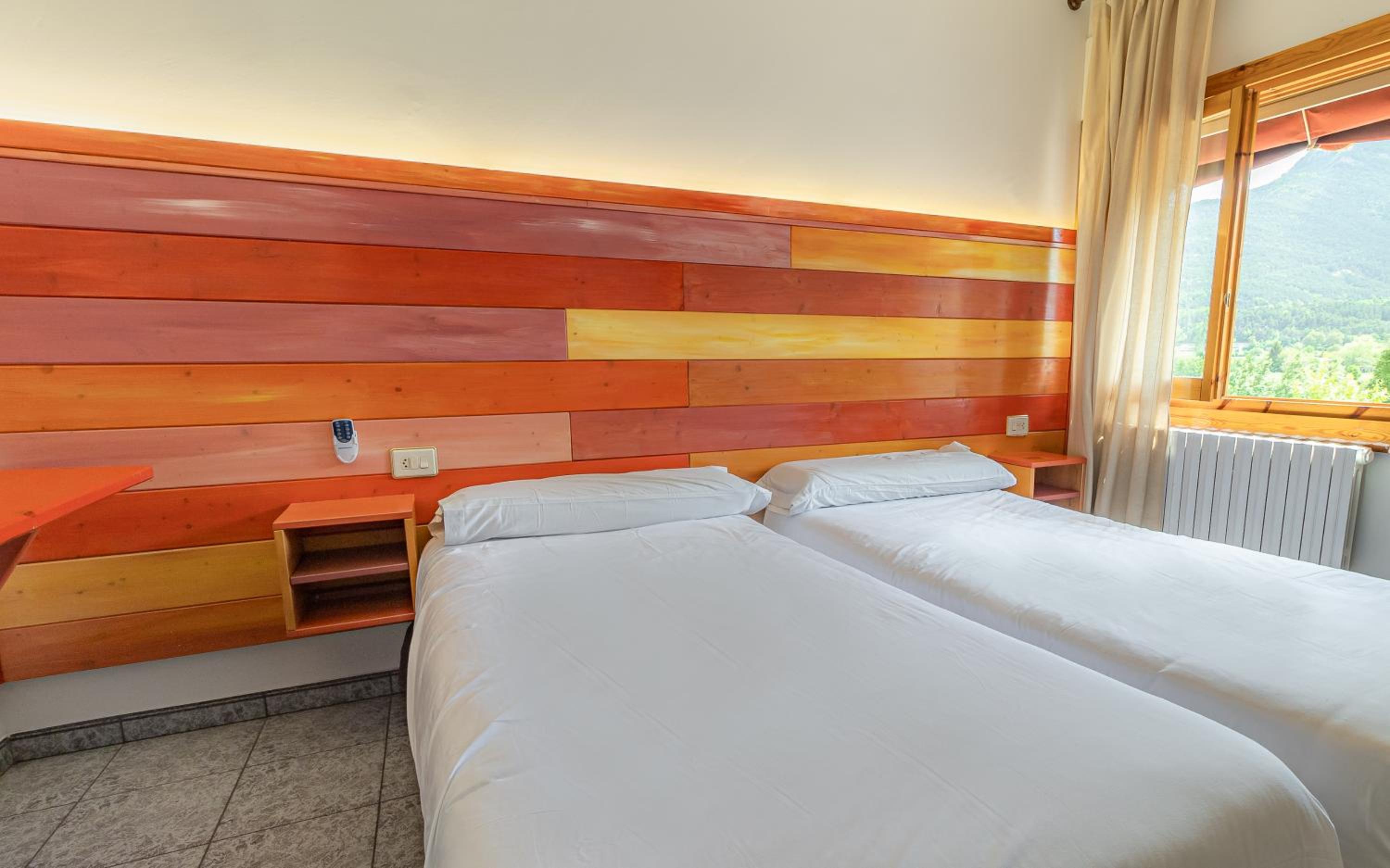 Twin Room - Photo 8