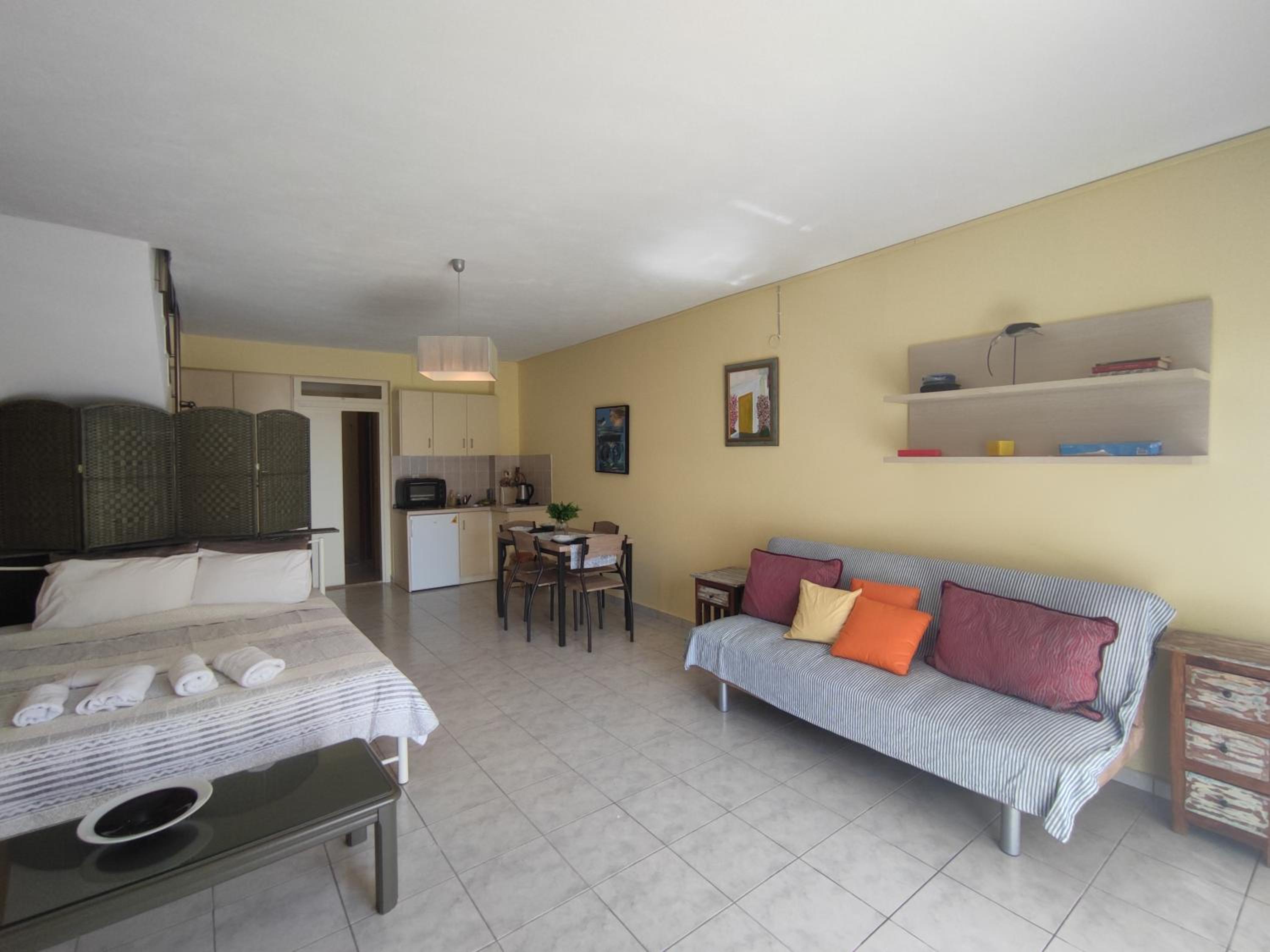 One-Bedroom House photo 1