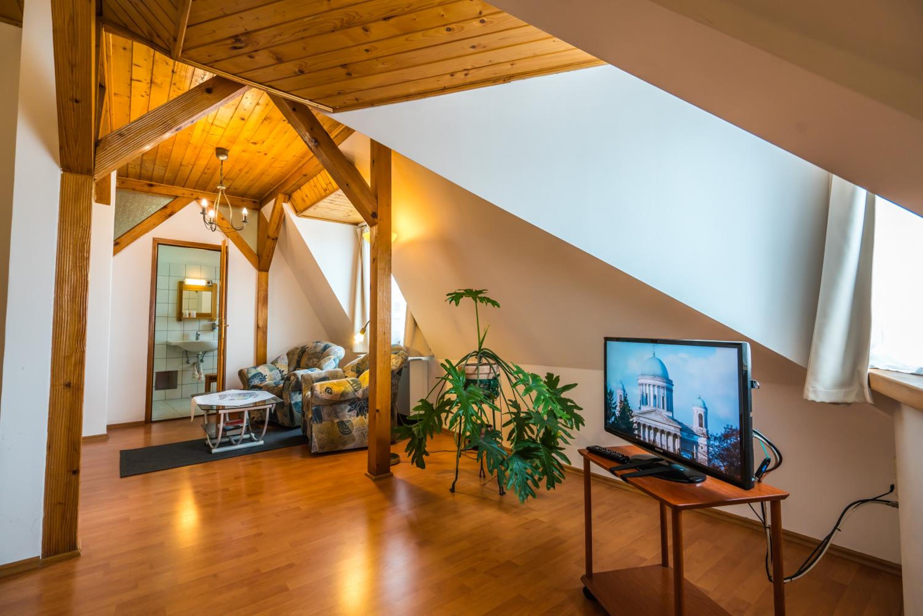 Apartment with Mountain View photo 3