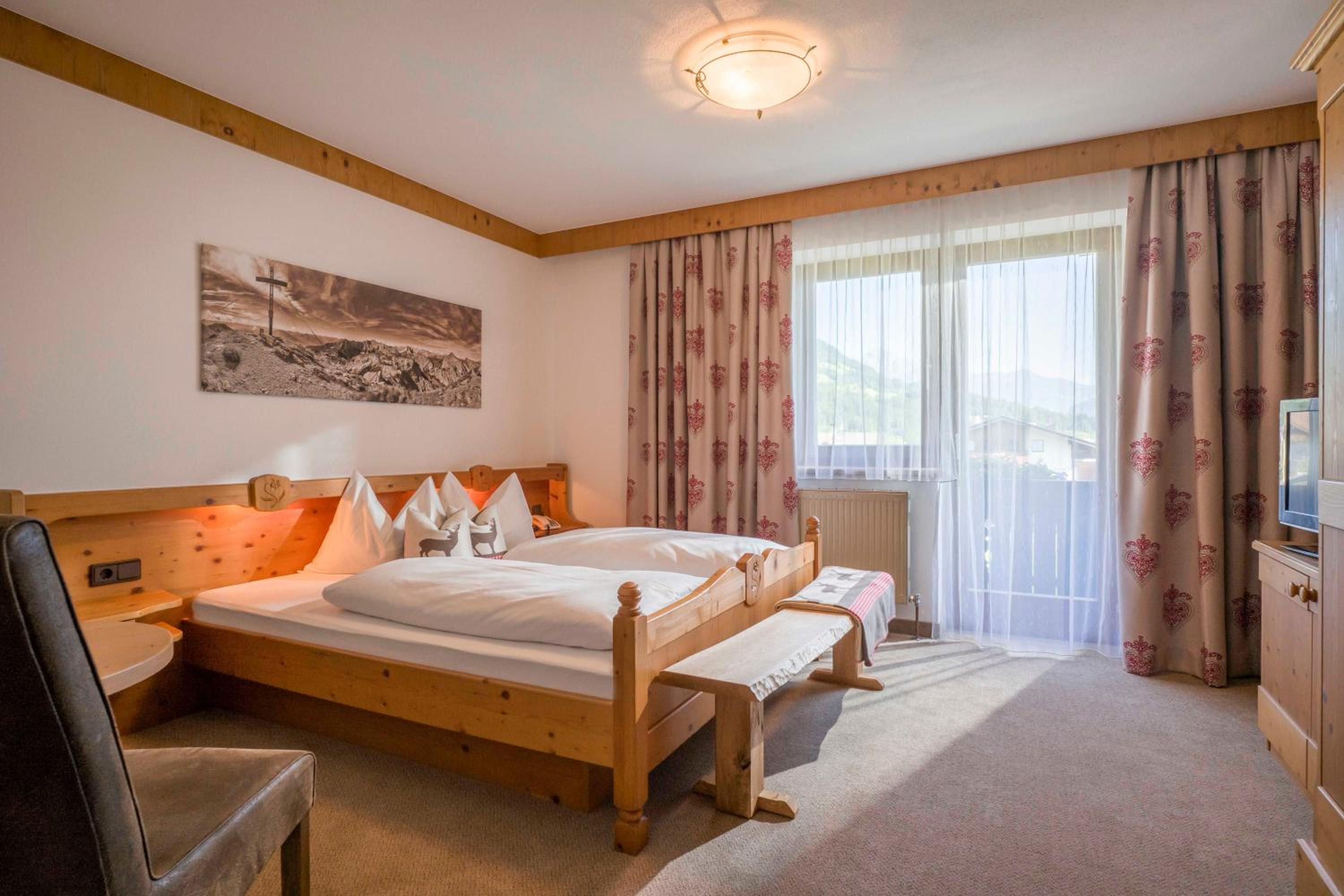 Double Room with Extra Bed - Photo 2
