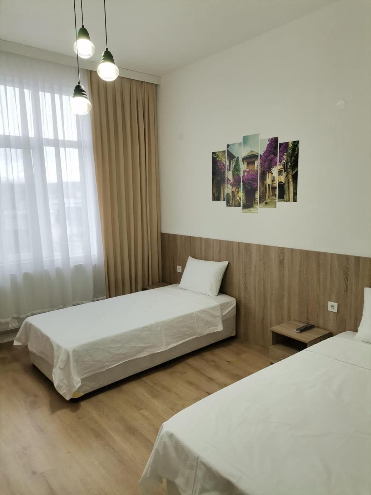 Standard Twin Room - Photo 1