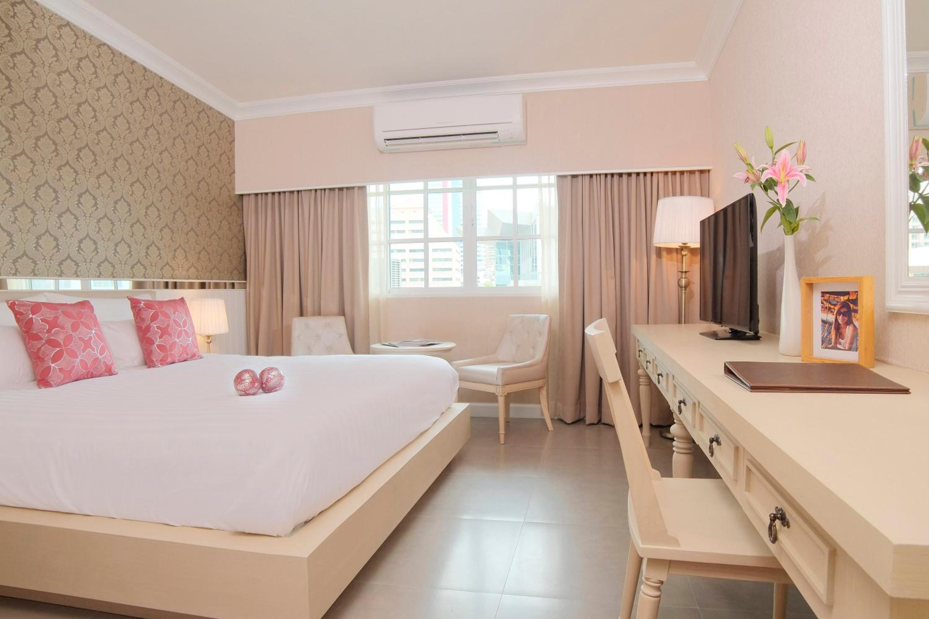 Superior King Room photo 2