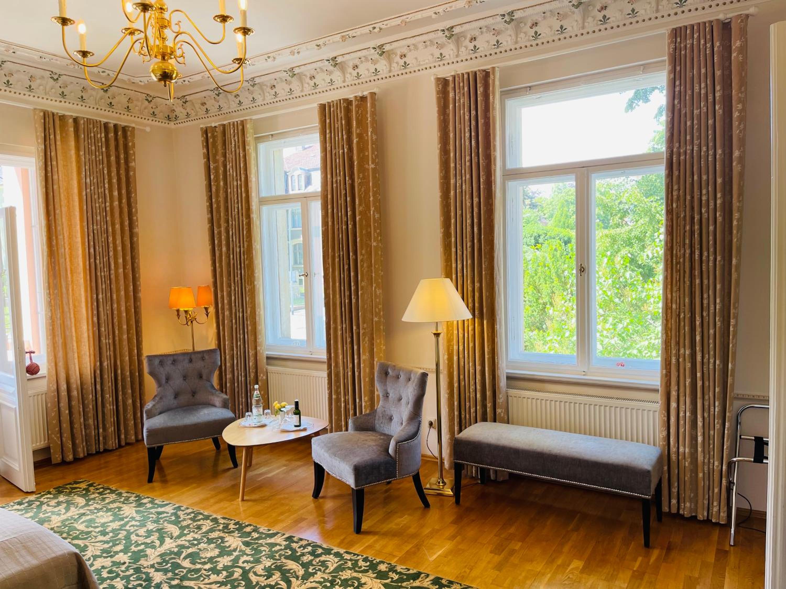 Deluxe Room - Photo 10