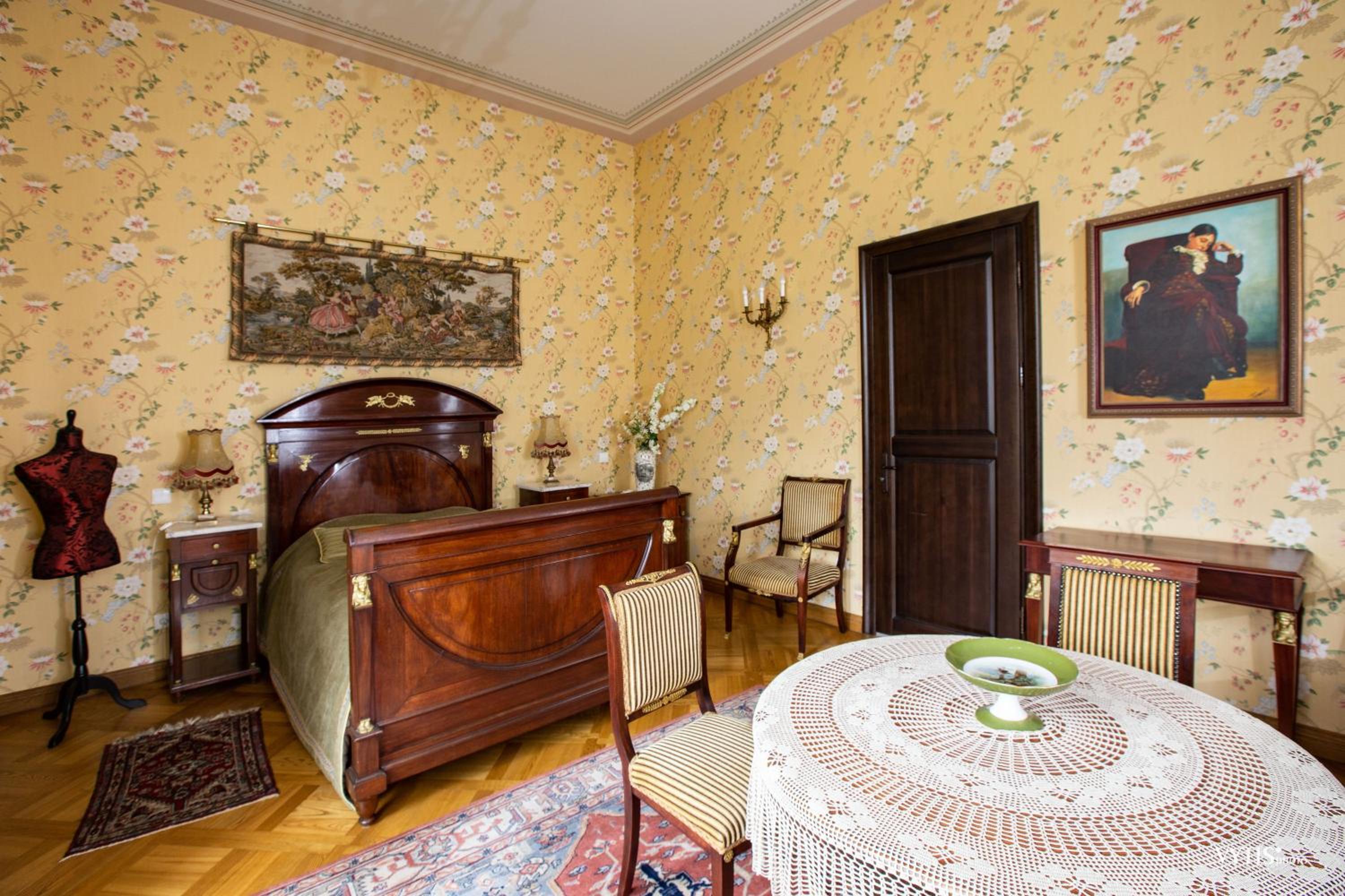 Deluxe Double Room with Balcony photo 2