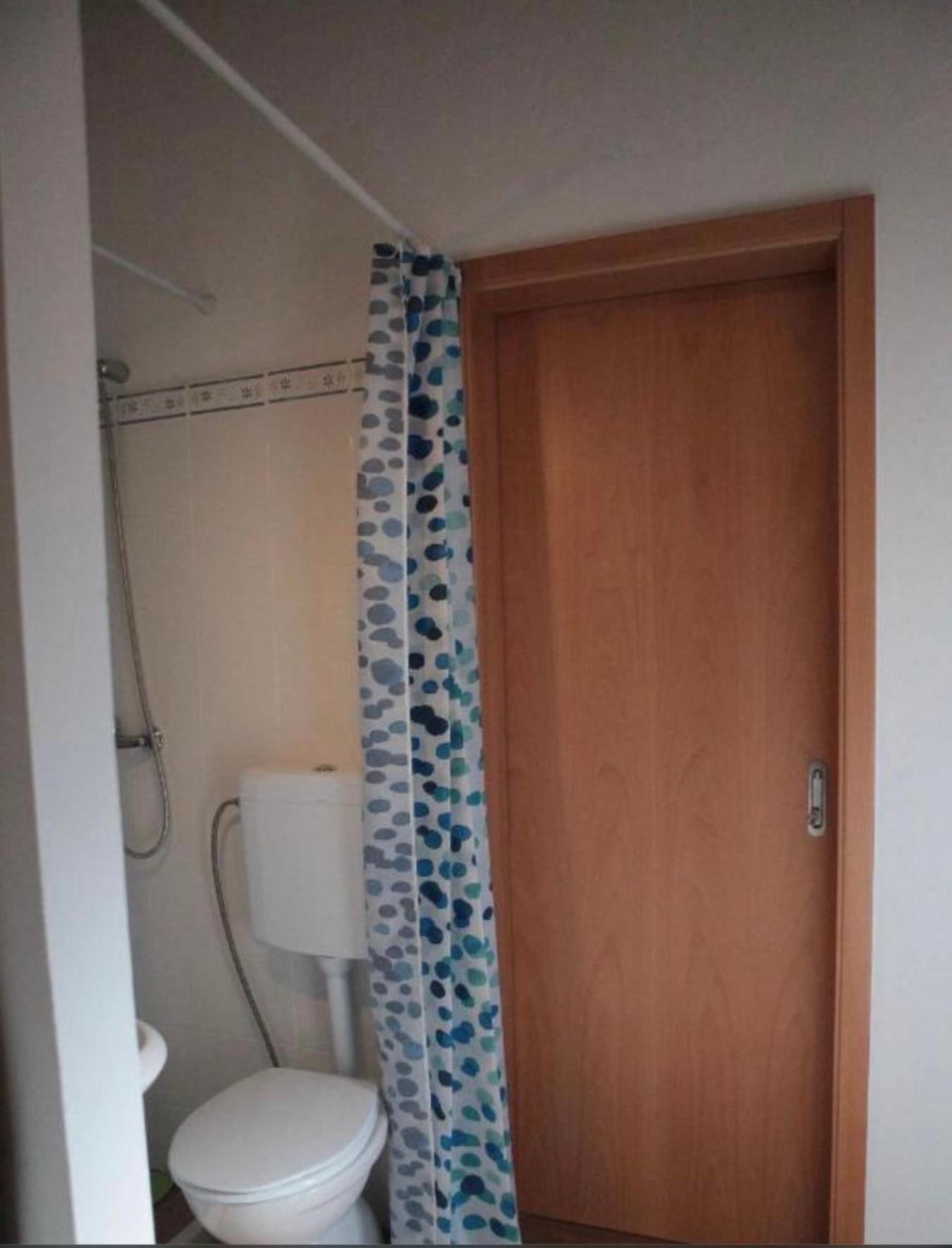 Double Room with Private Bathroom - Photo 2
