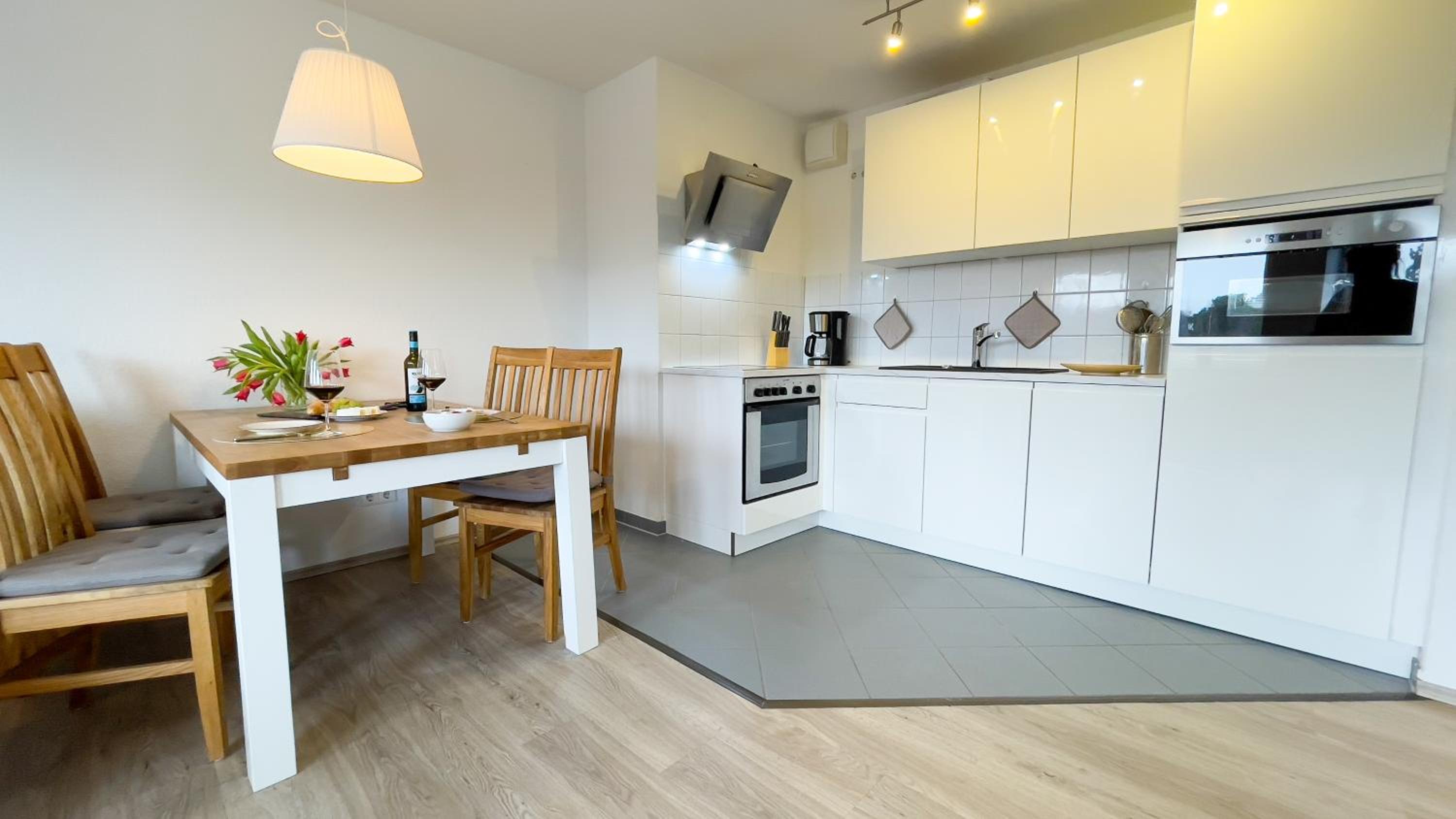 Apartment with Sea View - Photo 10
