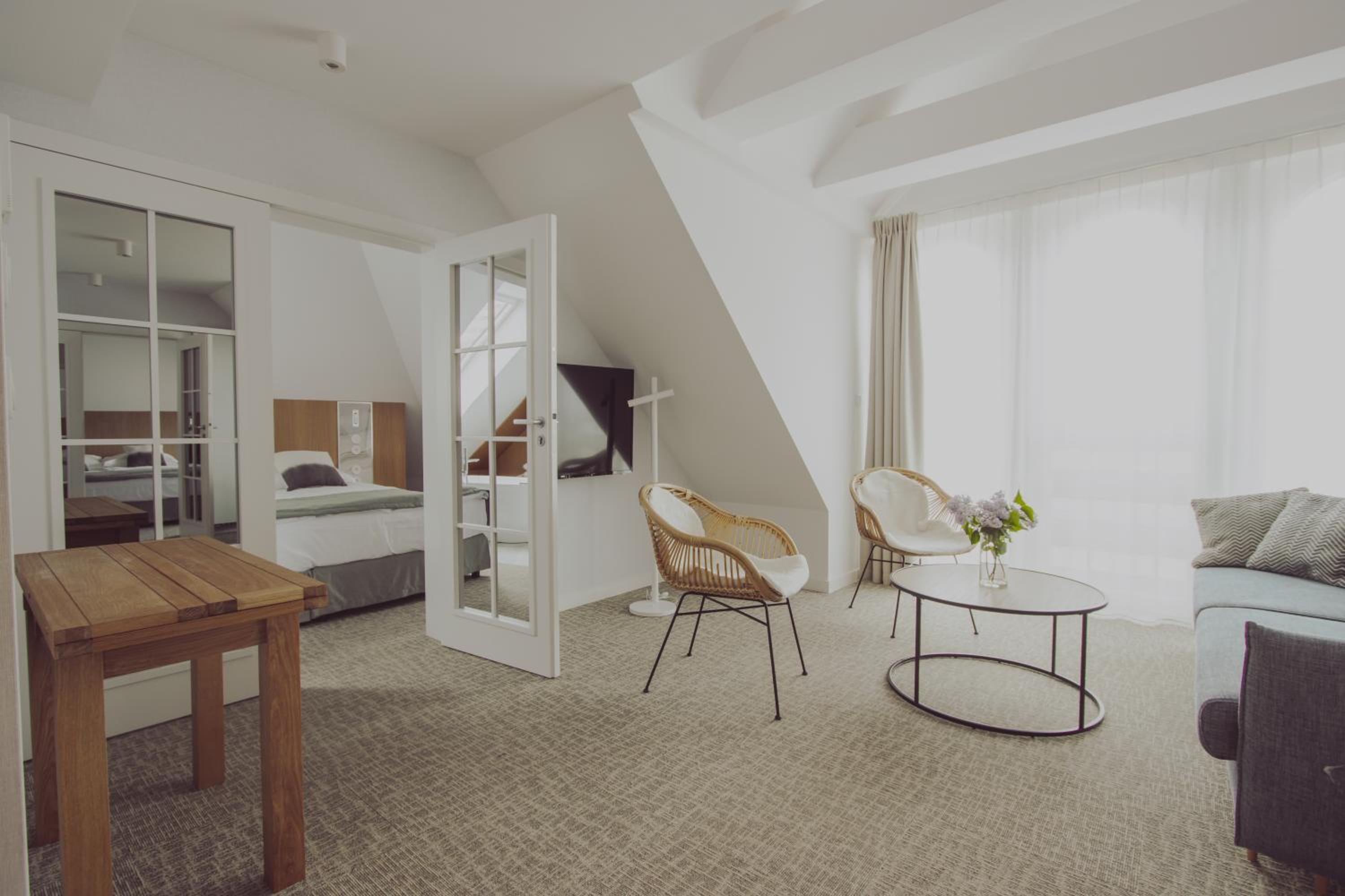 Deluxe Suite with Spa Bath photo 1