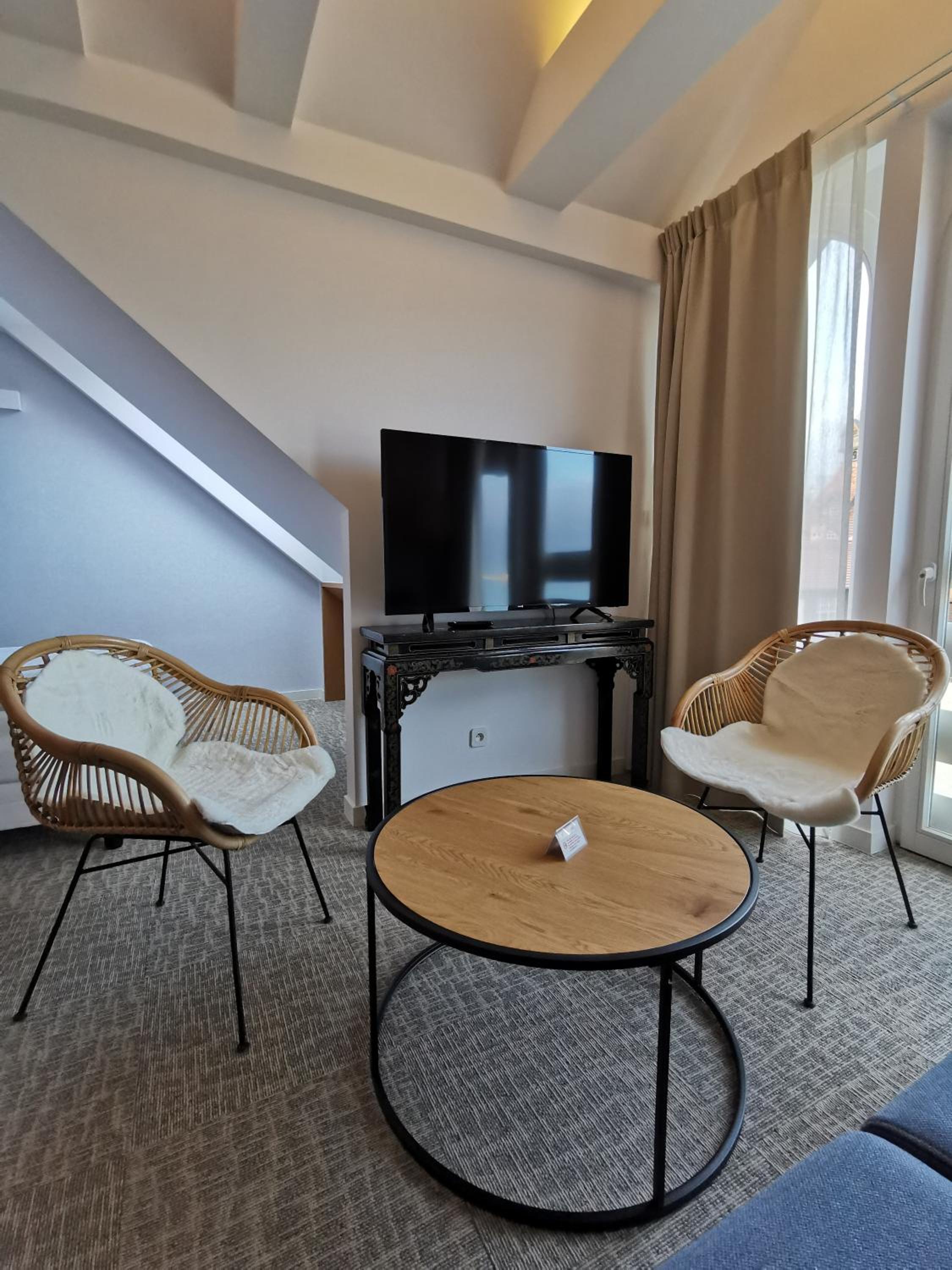 Deluxe Double Room with Balcony and Sea View photo 3