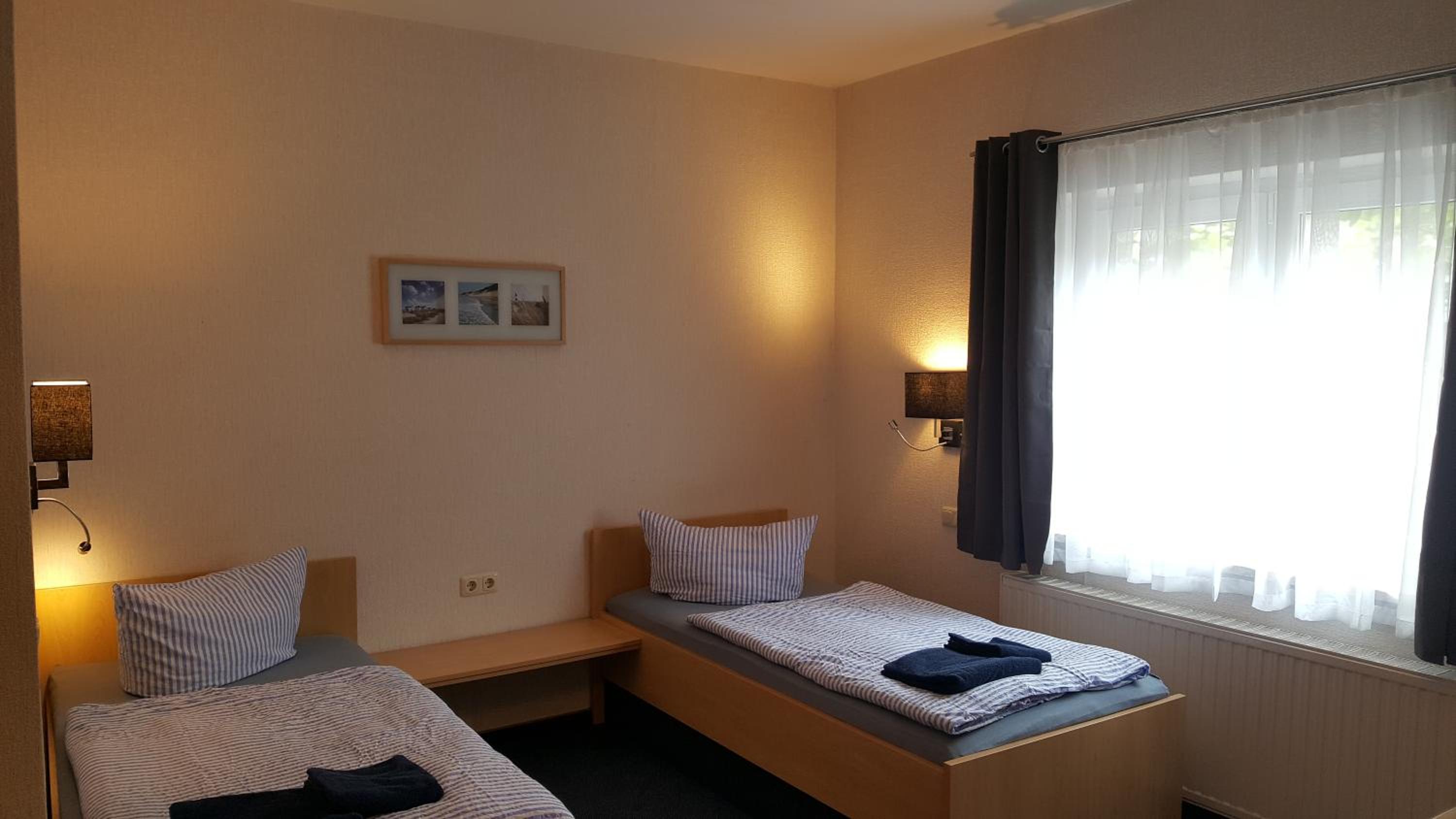 Twin Room - Disability Access photo 1